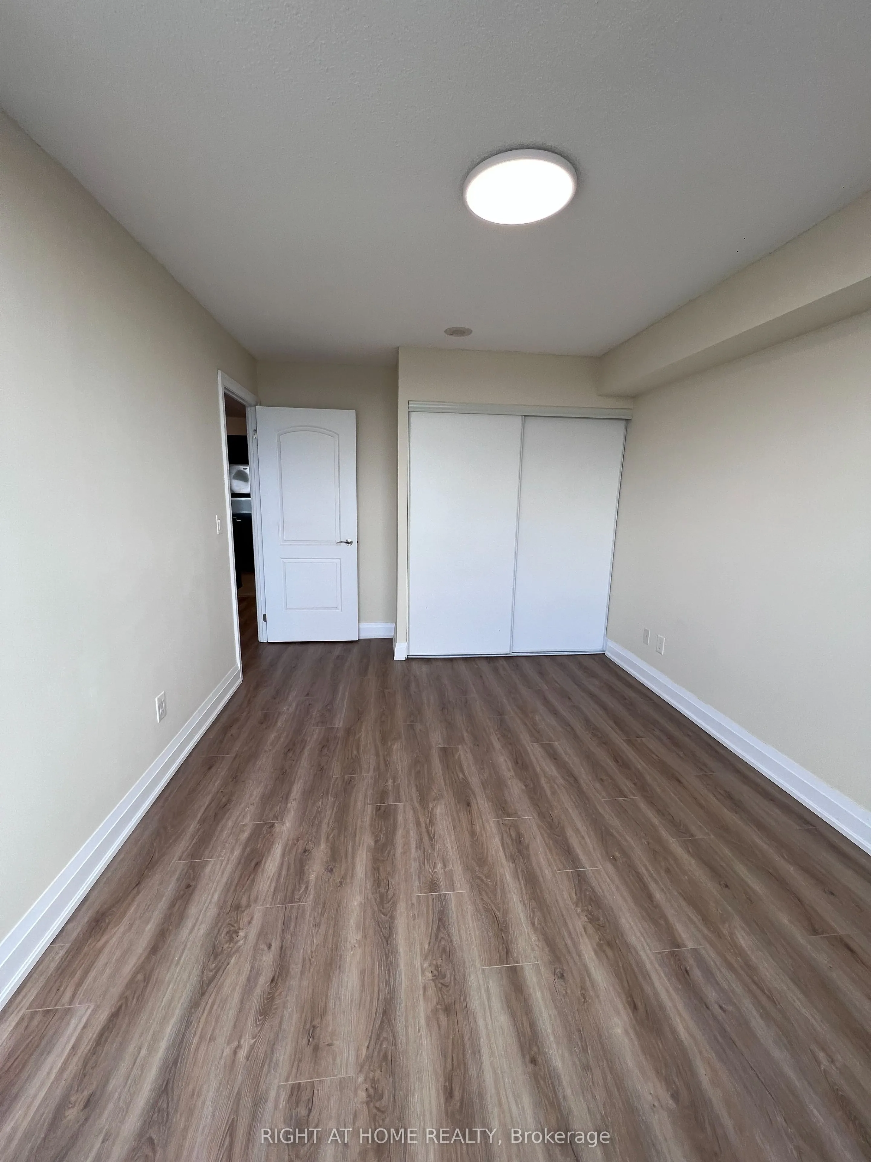 30 North Park Road, #812