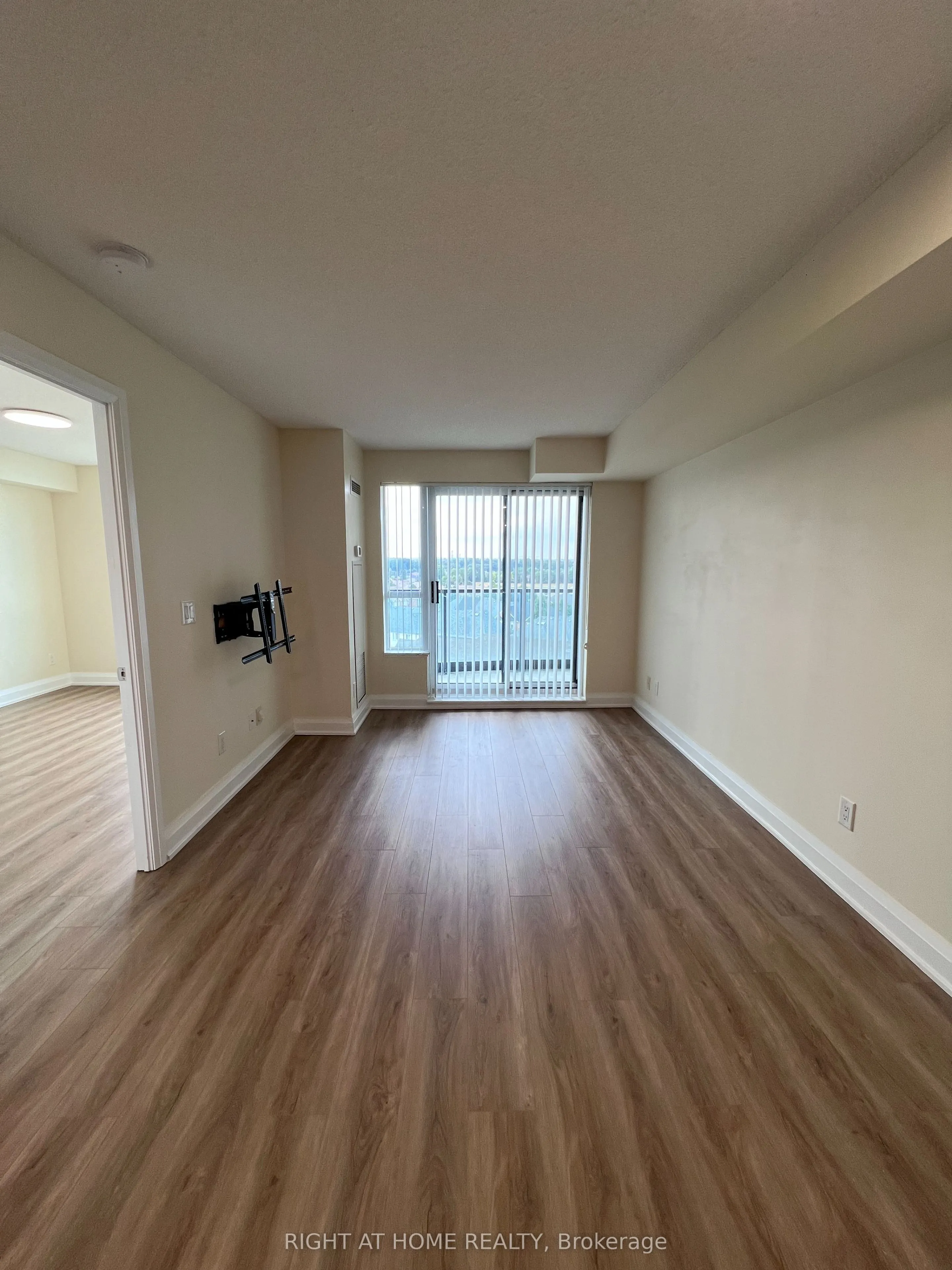 30 North Park Road, #812