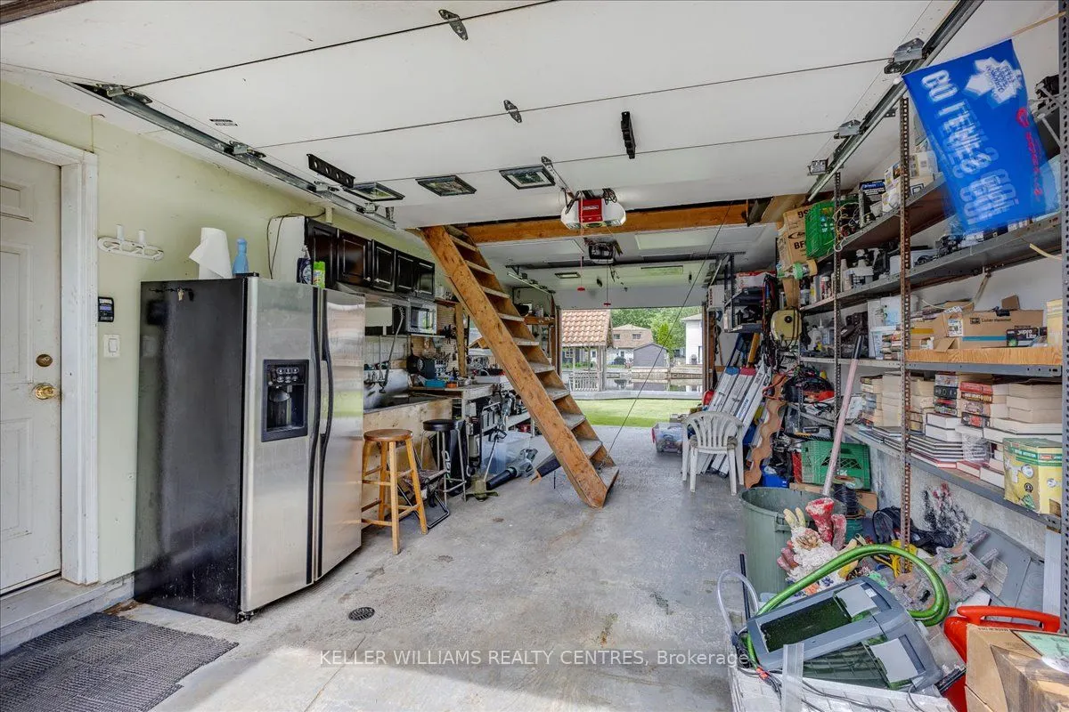 612 Lake Drive S