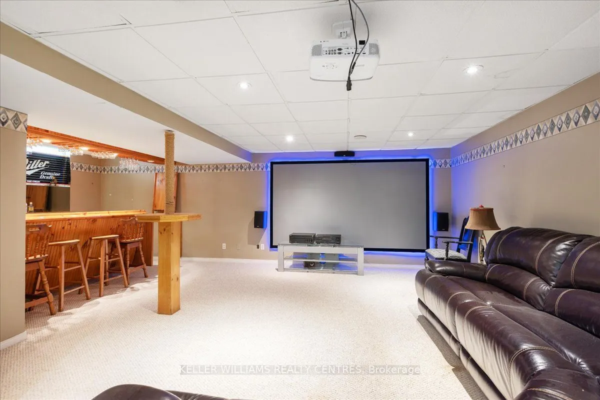 612 Lake Drive S