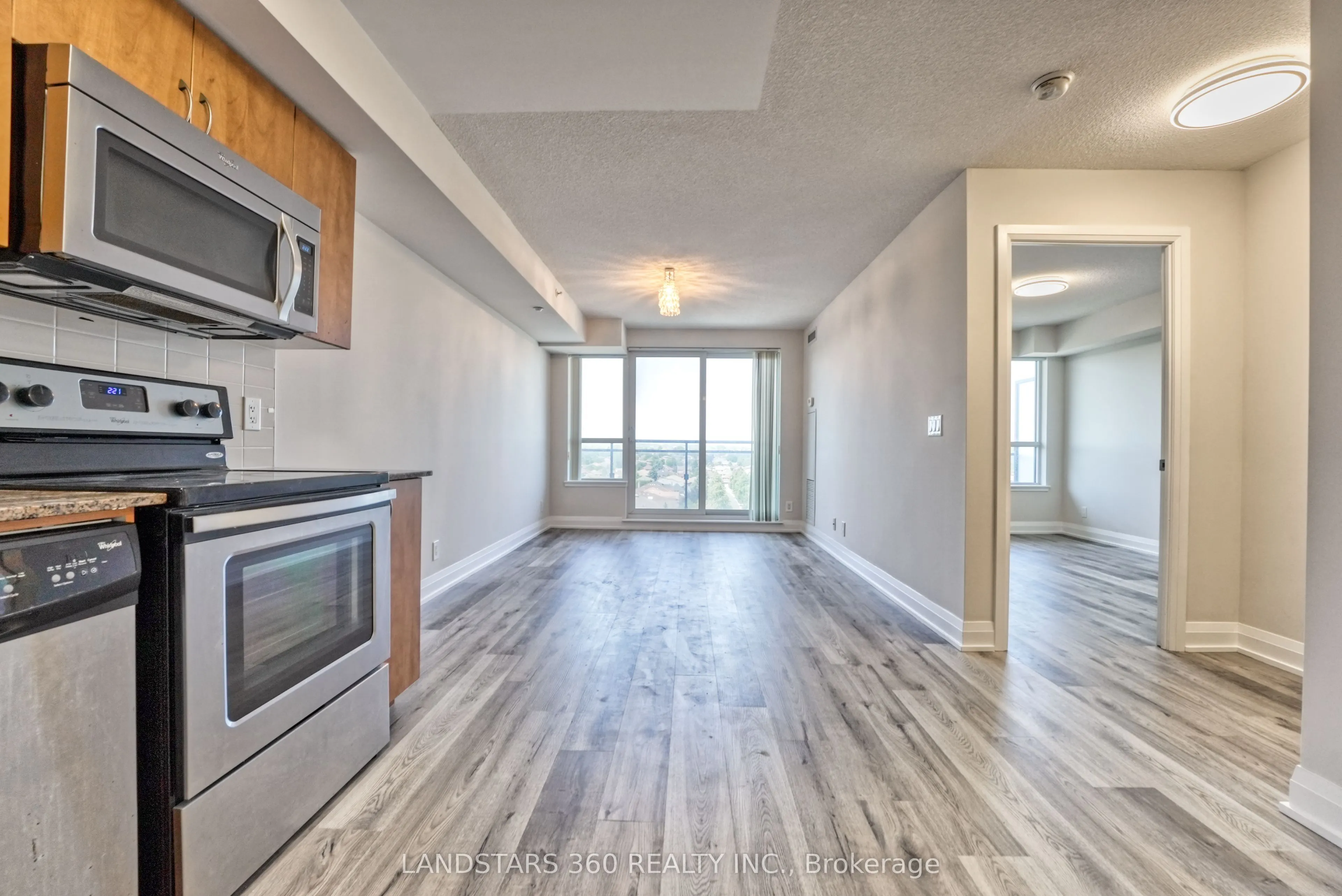 376 Highway 7 Avenue E, #920