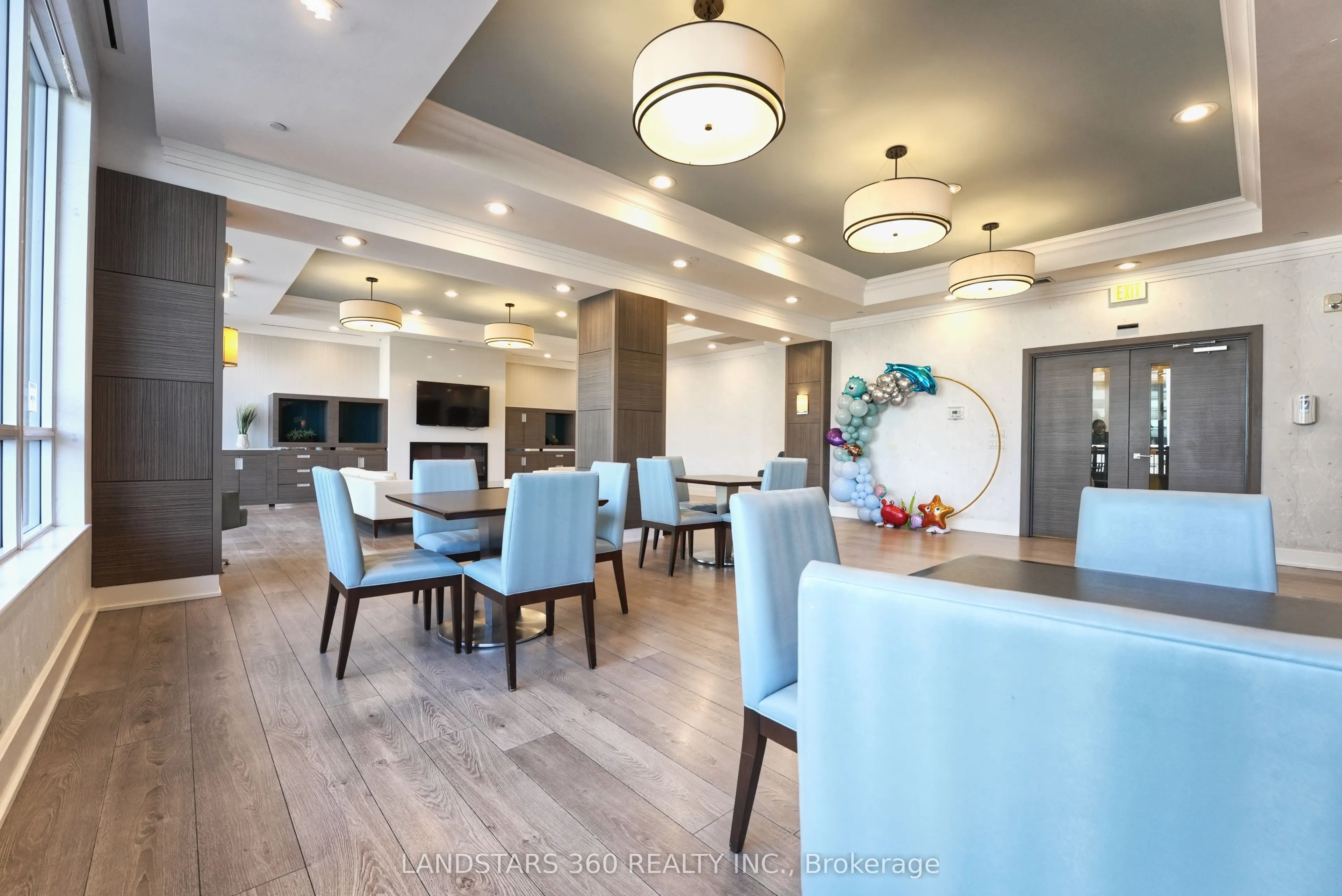 376 Highway 7 Avenue E, #920