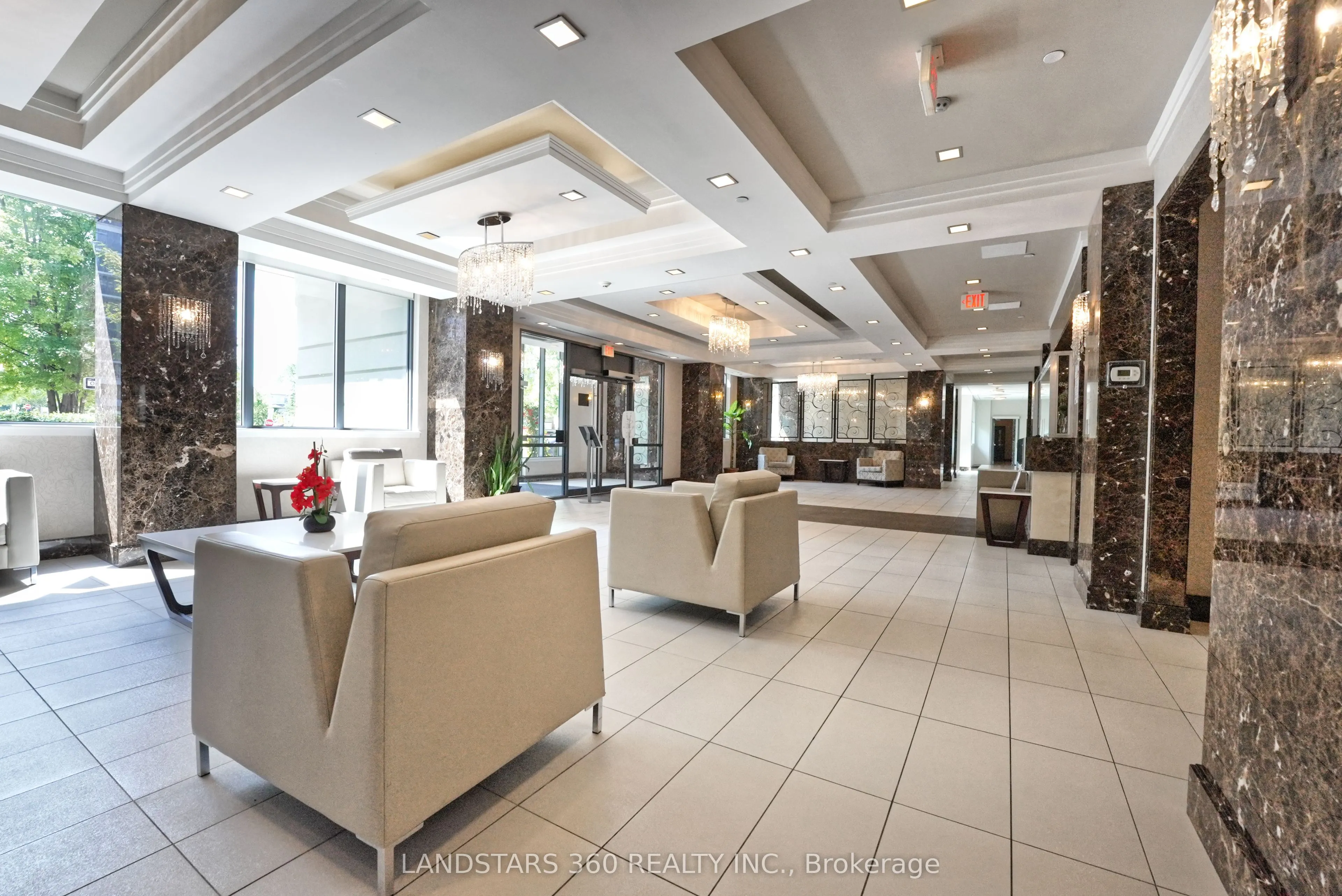 376 Highway 7 Avenue E, #920