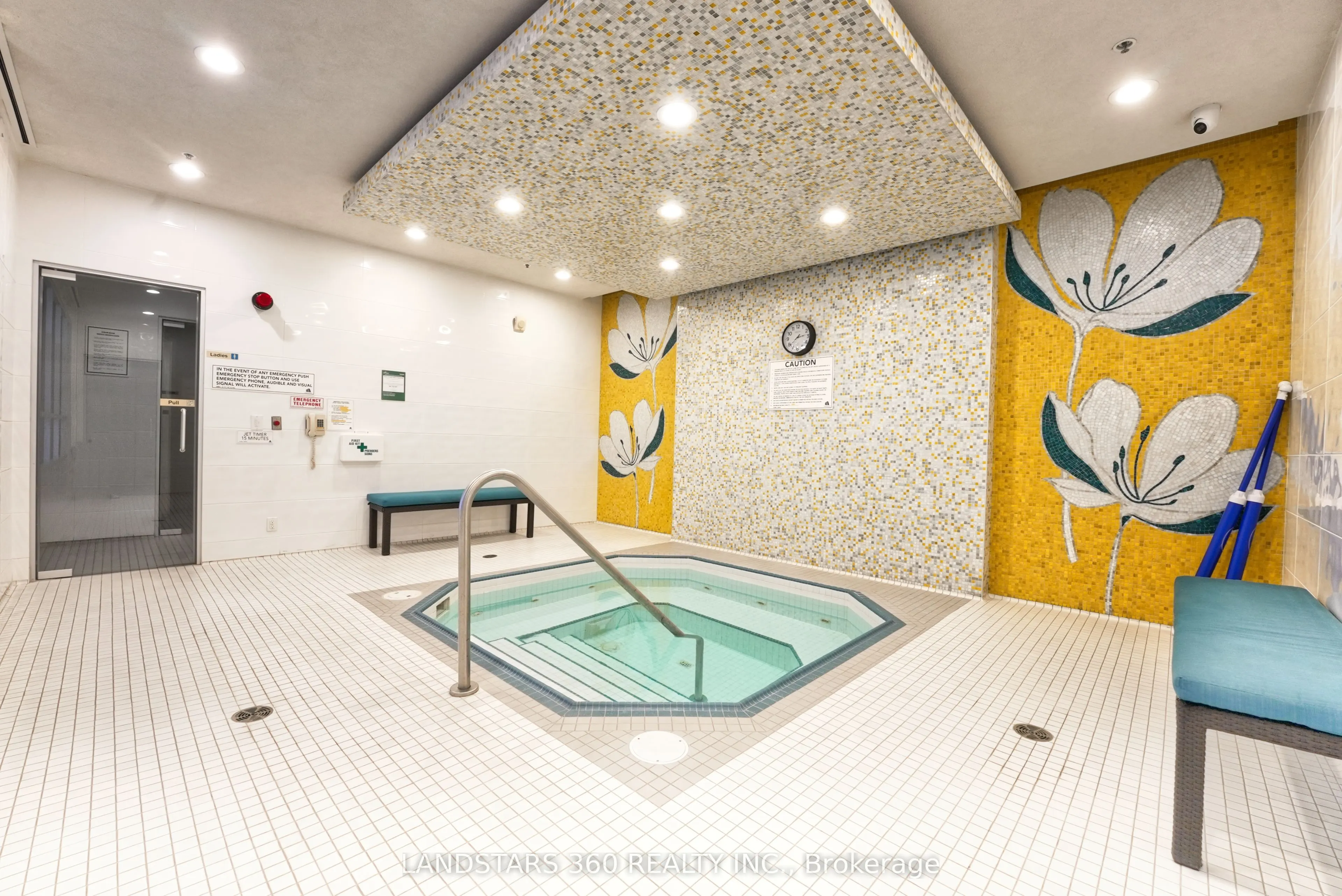 376 Highway 7 Avenue E, #920