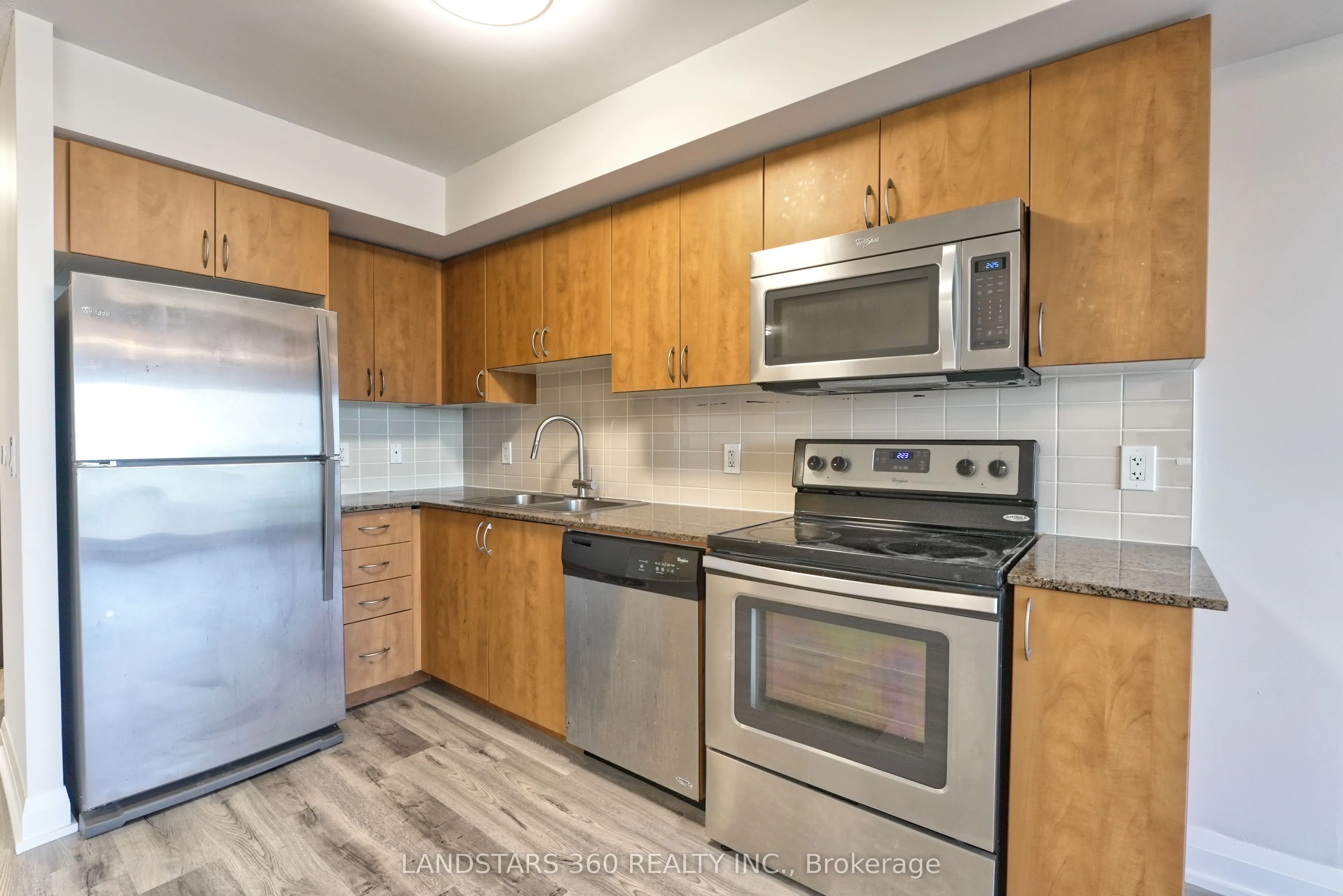 376 Highway 7 Avenue E, #920