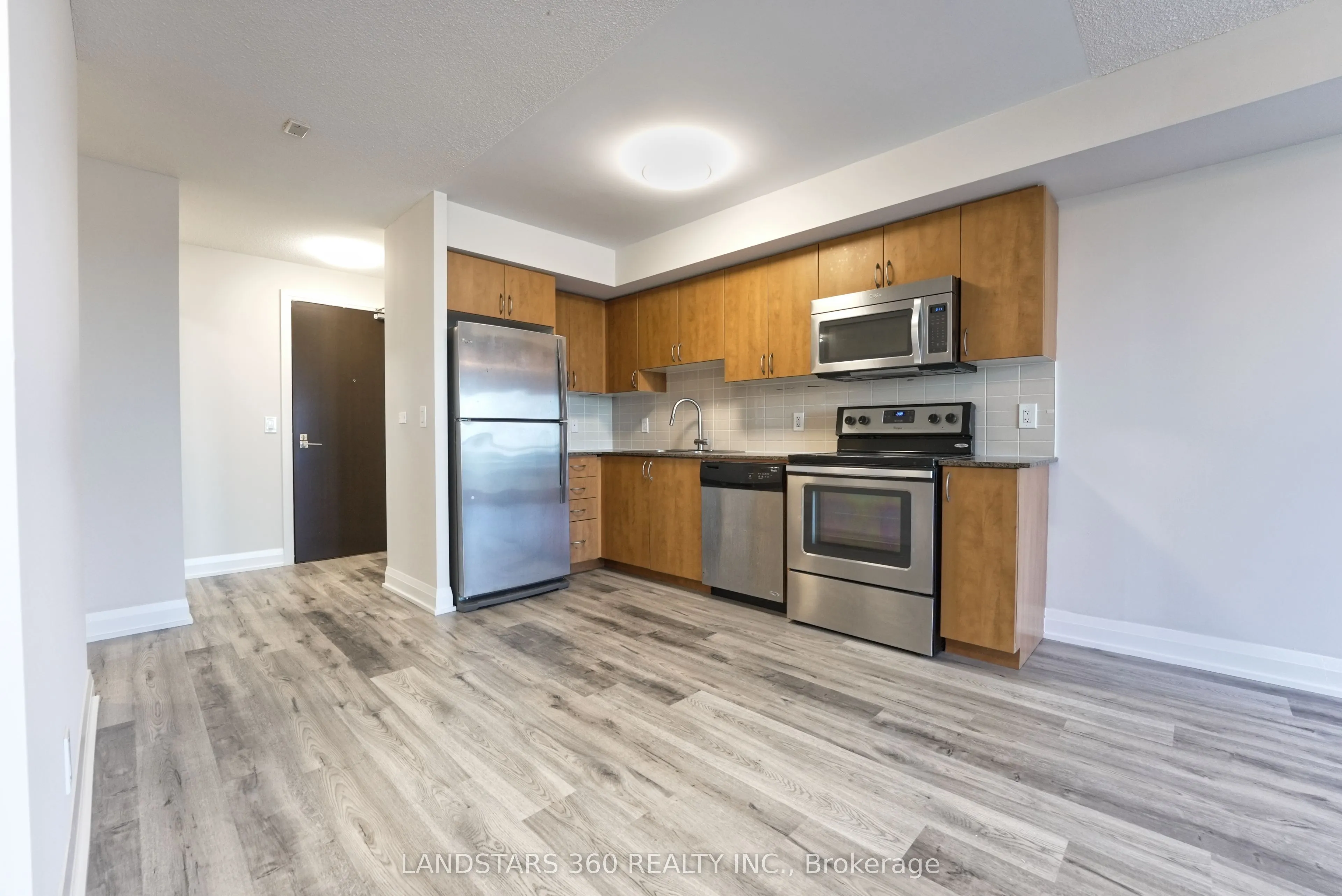 376 Highway 7 Avenue E, #920