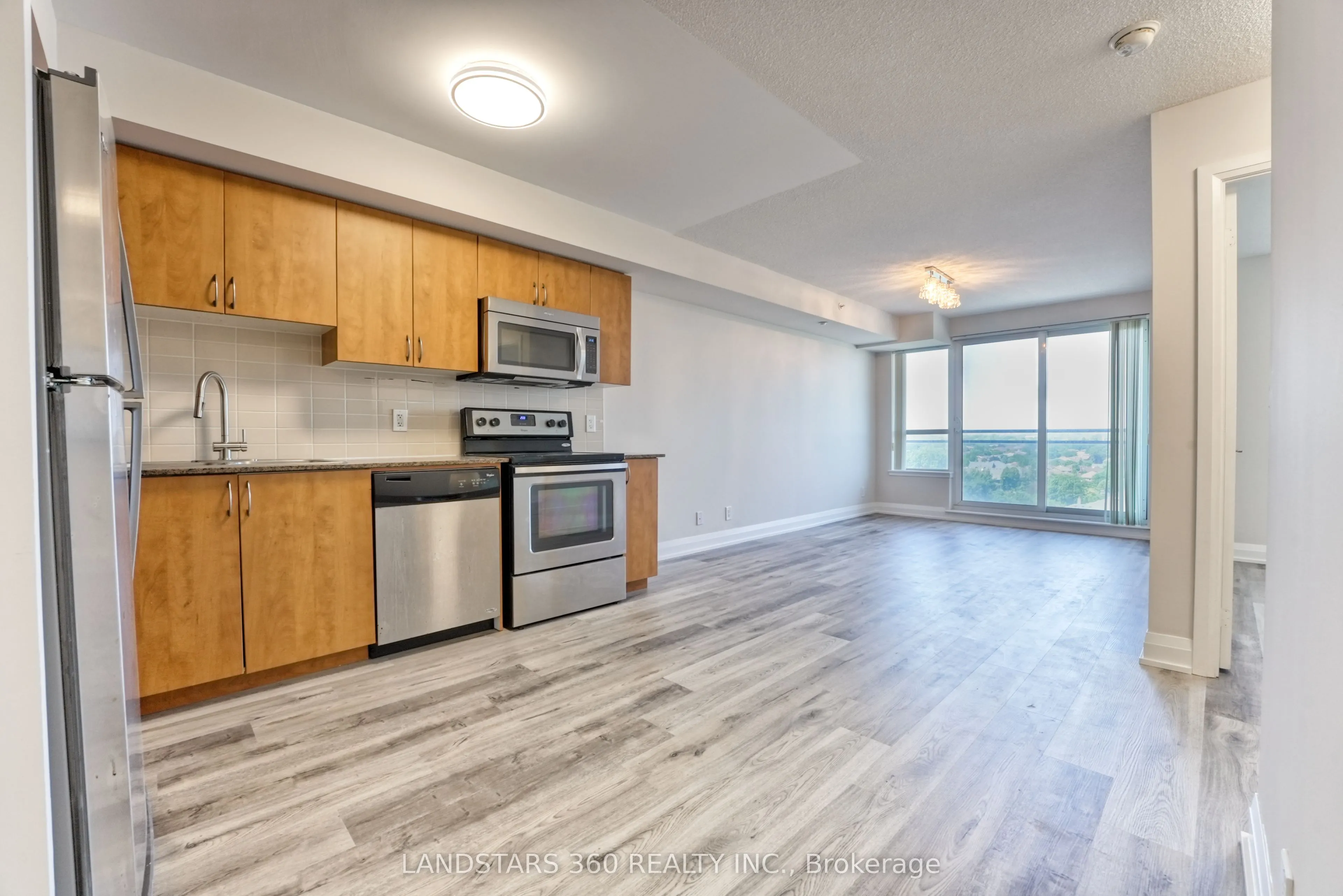 376 Highway 7 Avenue E, #920