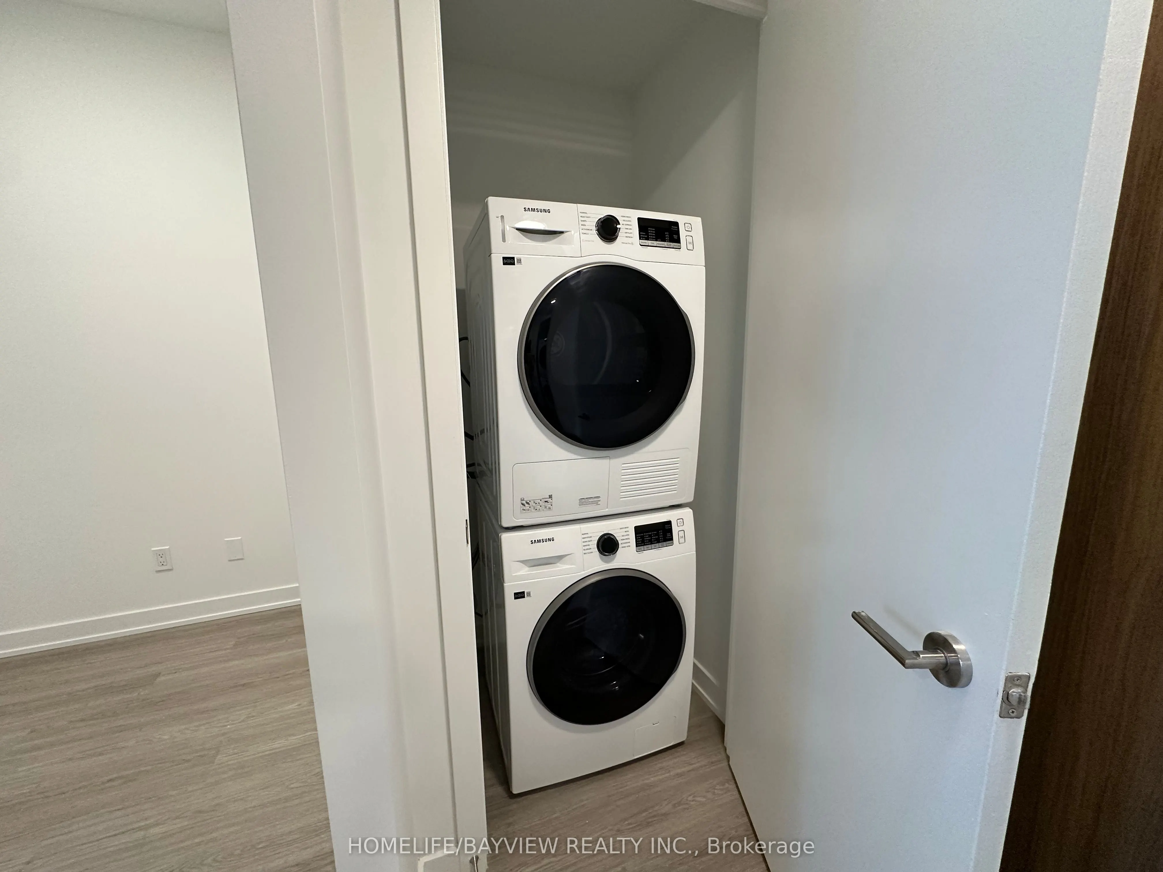 8188 Yonge Street, #726