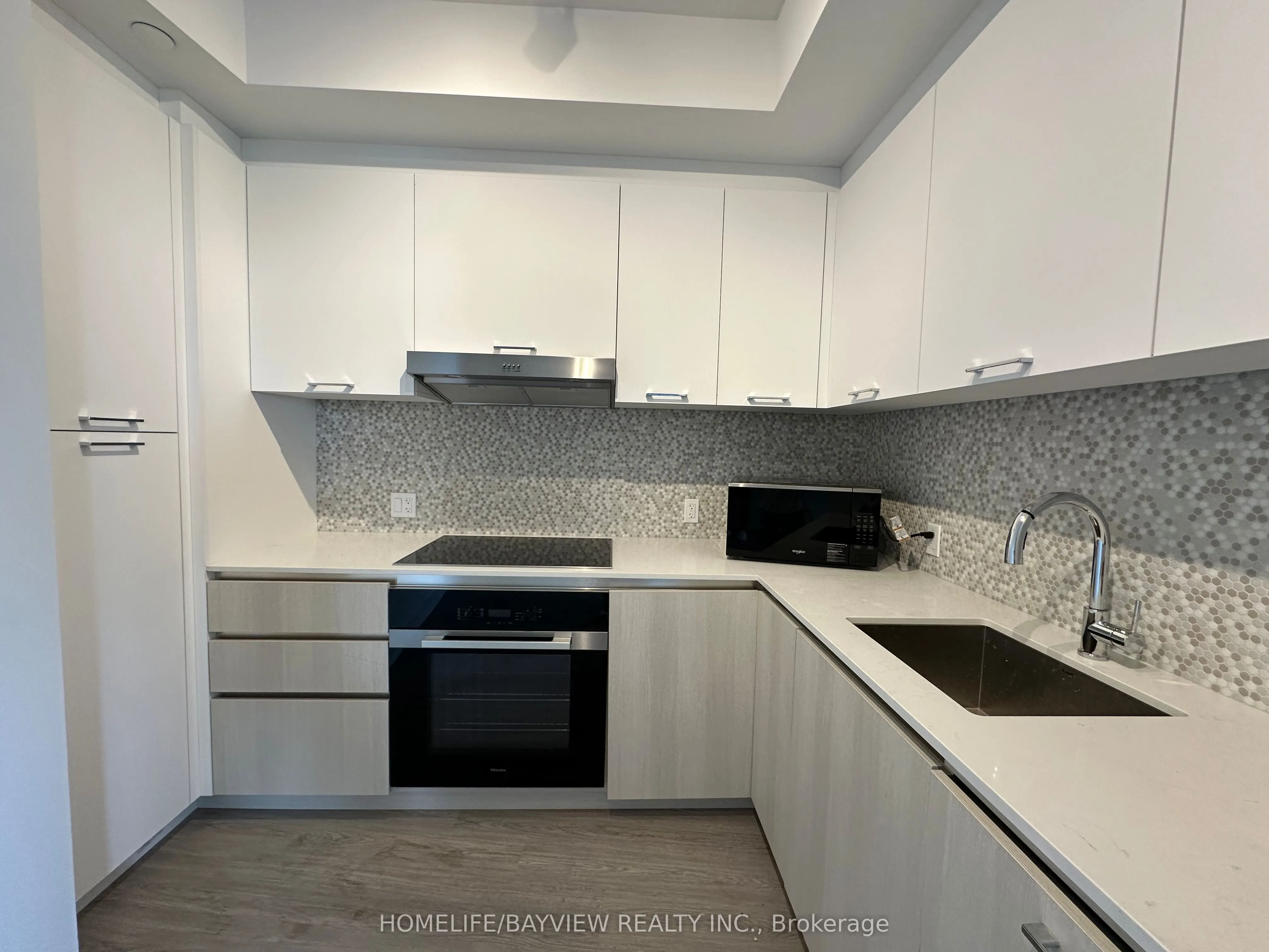 8188 Yonge Street, #726