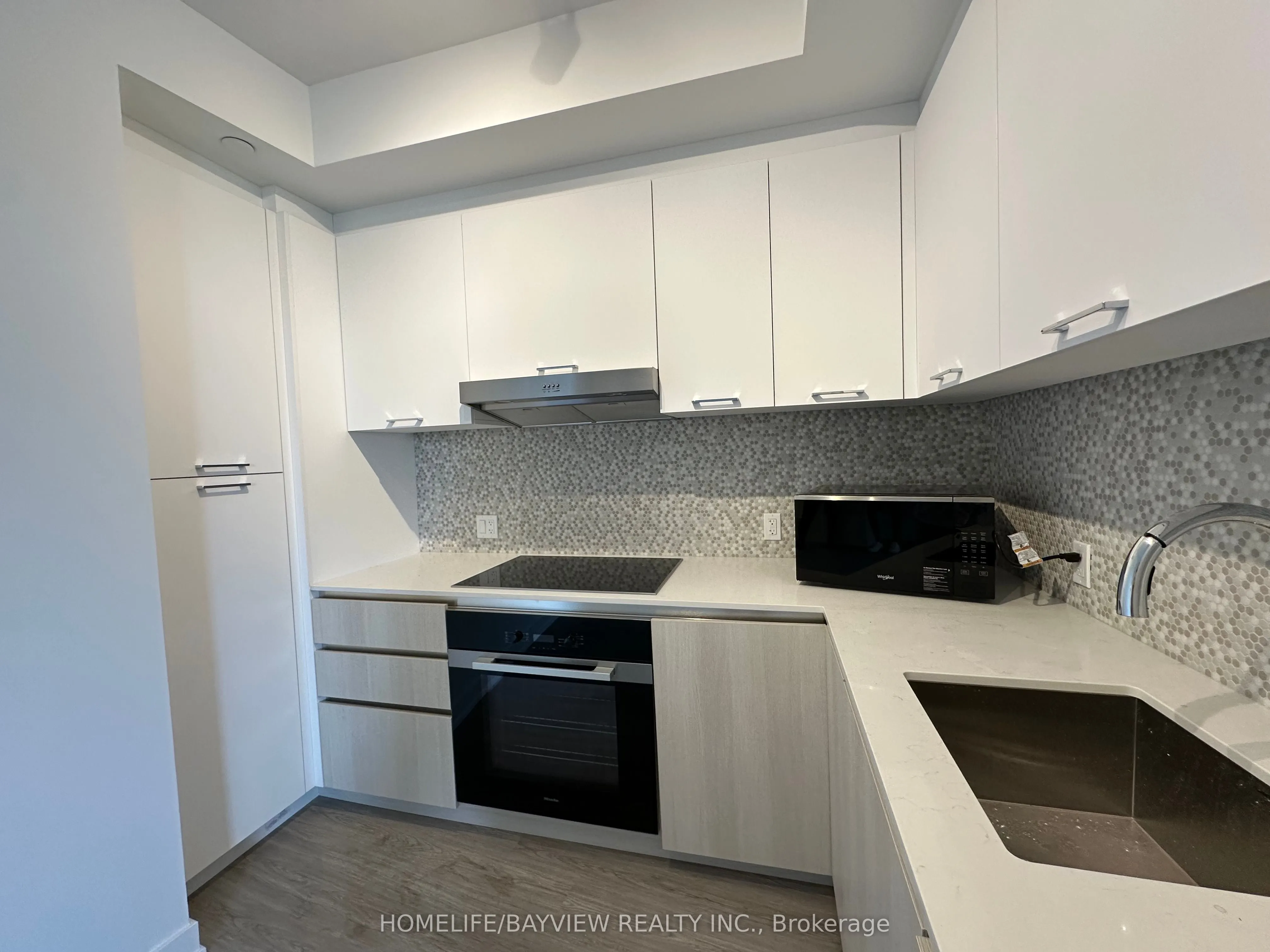 8188 Yonge Street, #726