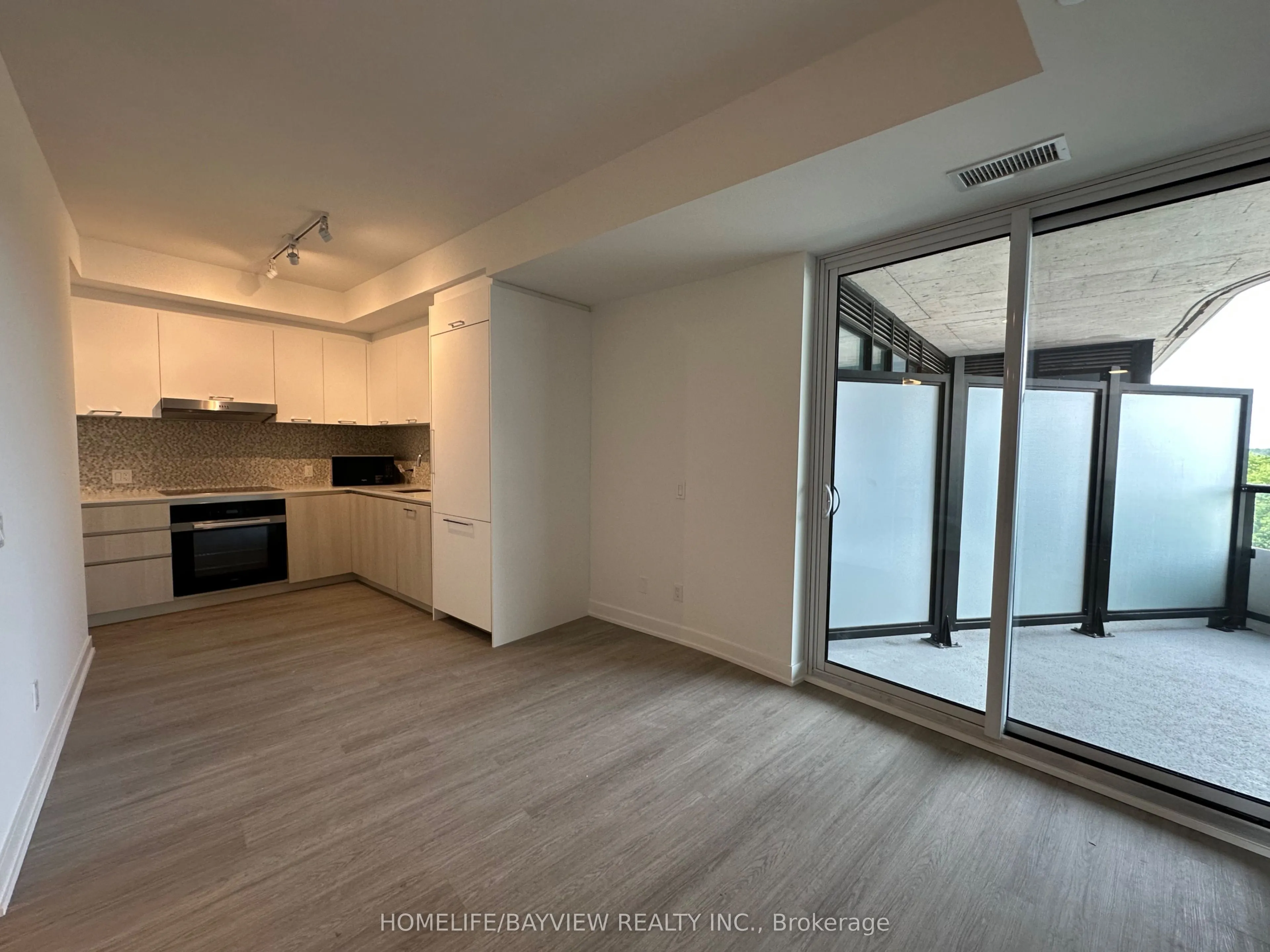 8188 Yonge Street, #726