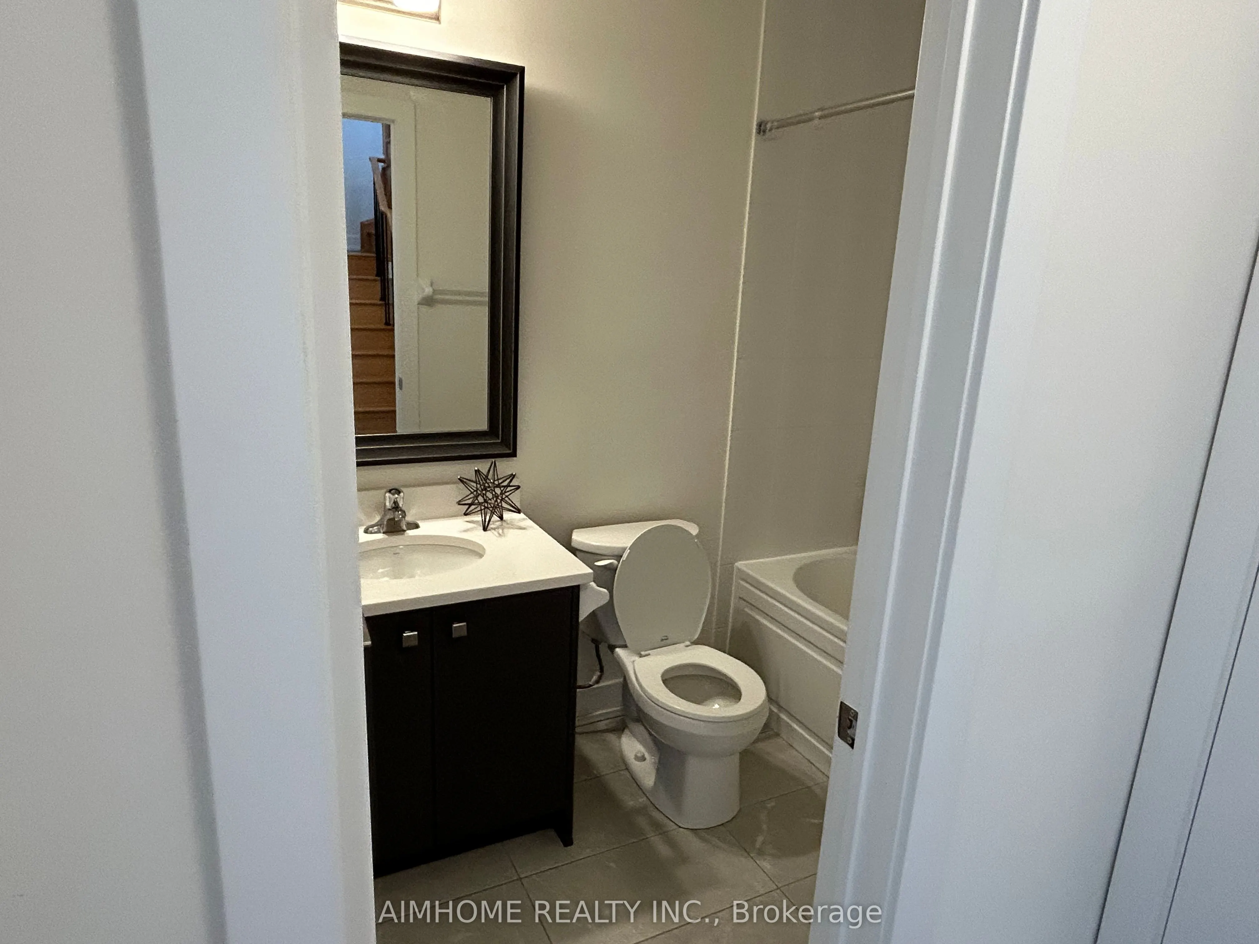 7 Phelps Lane, #2