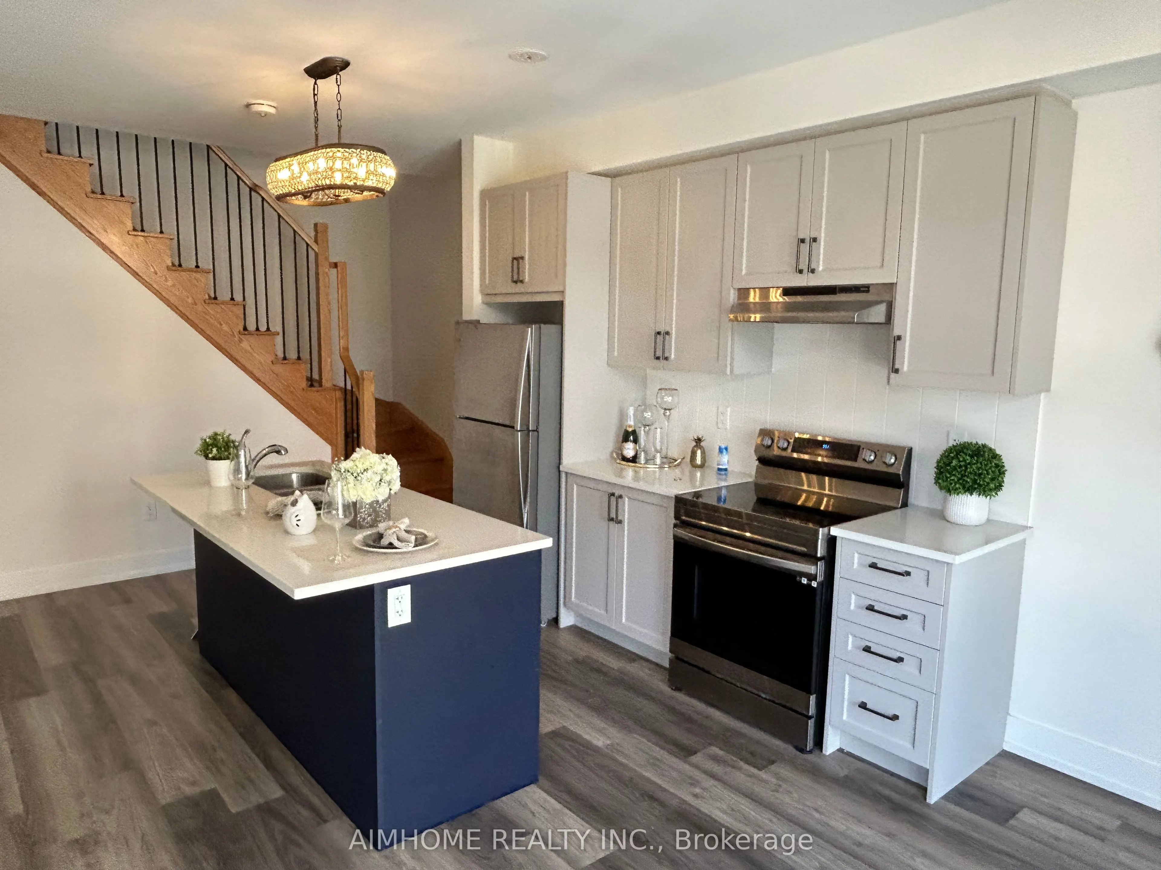 7 Phelps Lane, #2