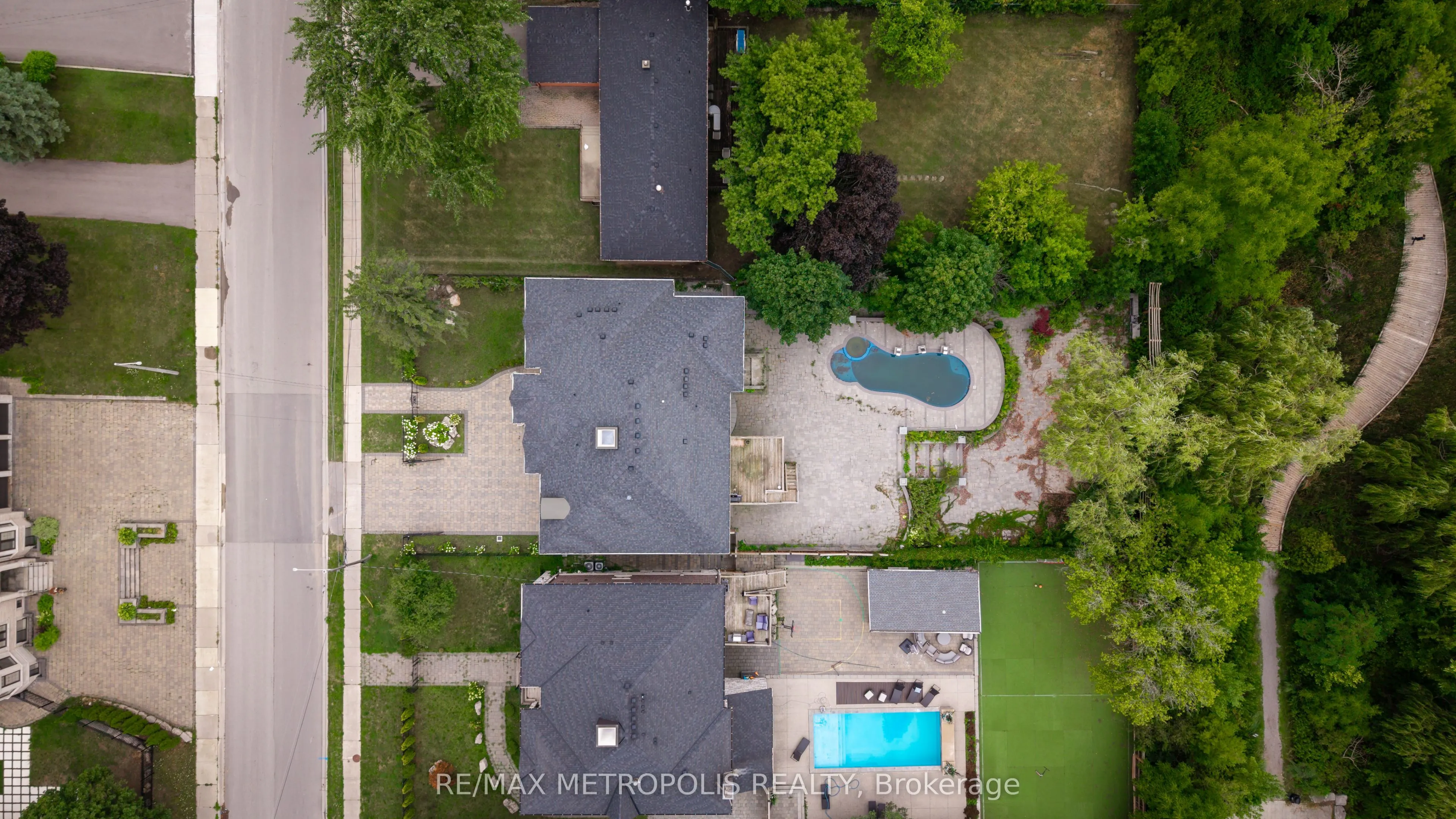 2 Poplar Drive