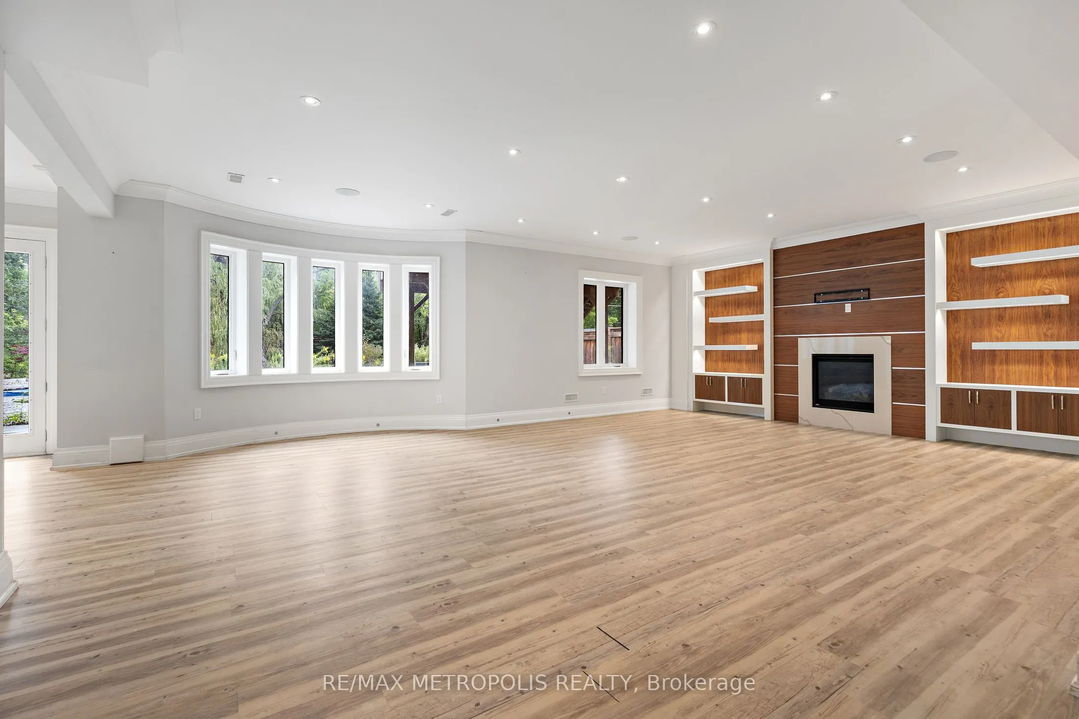 2 Poplar Drive
