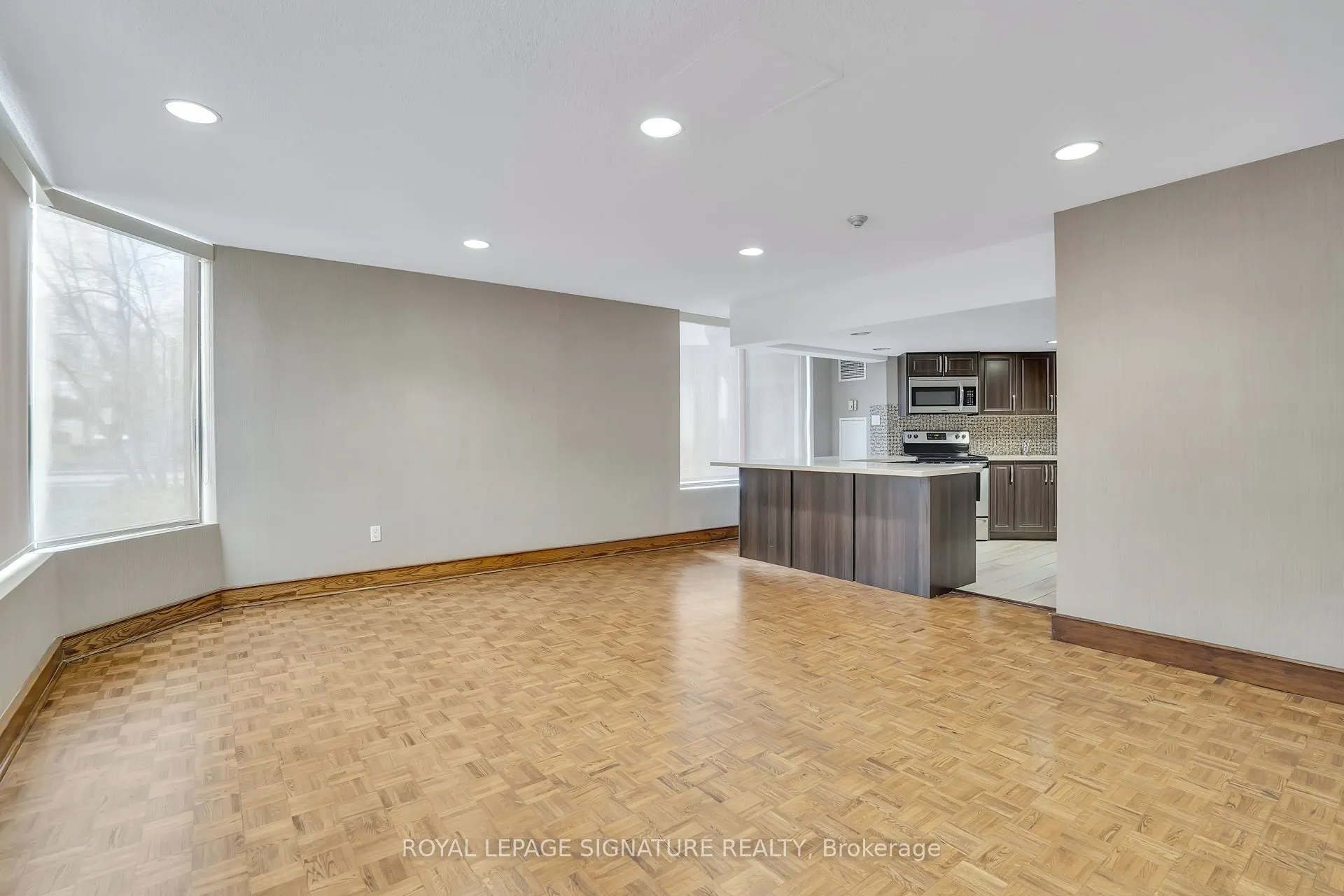 7440 Bathurst Street, #903