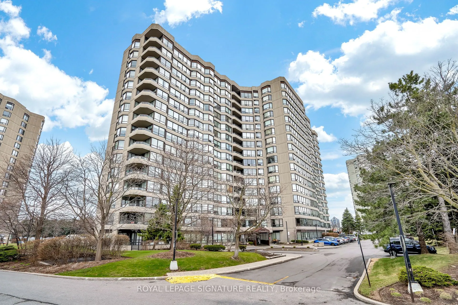 7440 Bathurst Street, #903