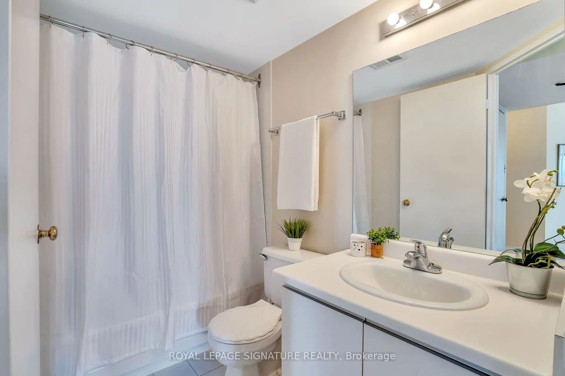 7440 Bathurst Street, #903