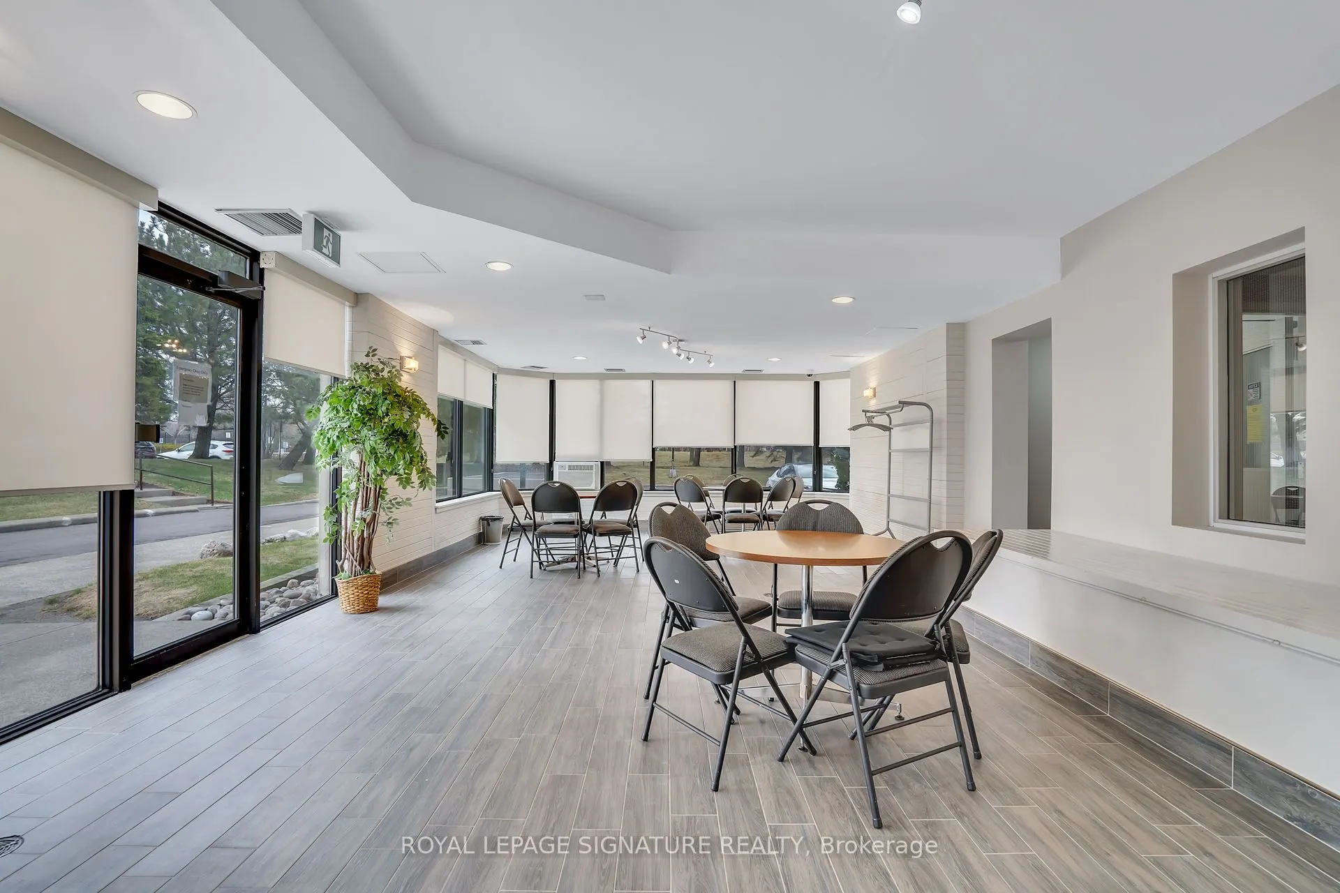 7440 Bathurst Street, #903