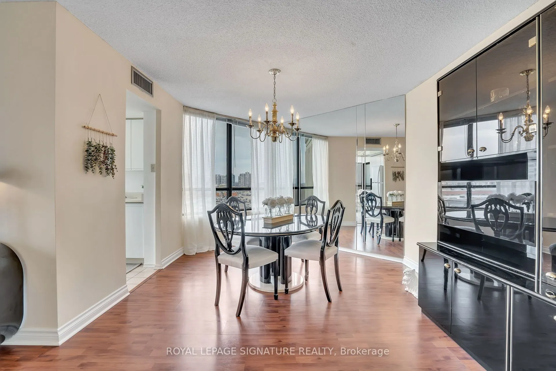 7440 Bathurst Street, #903