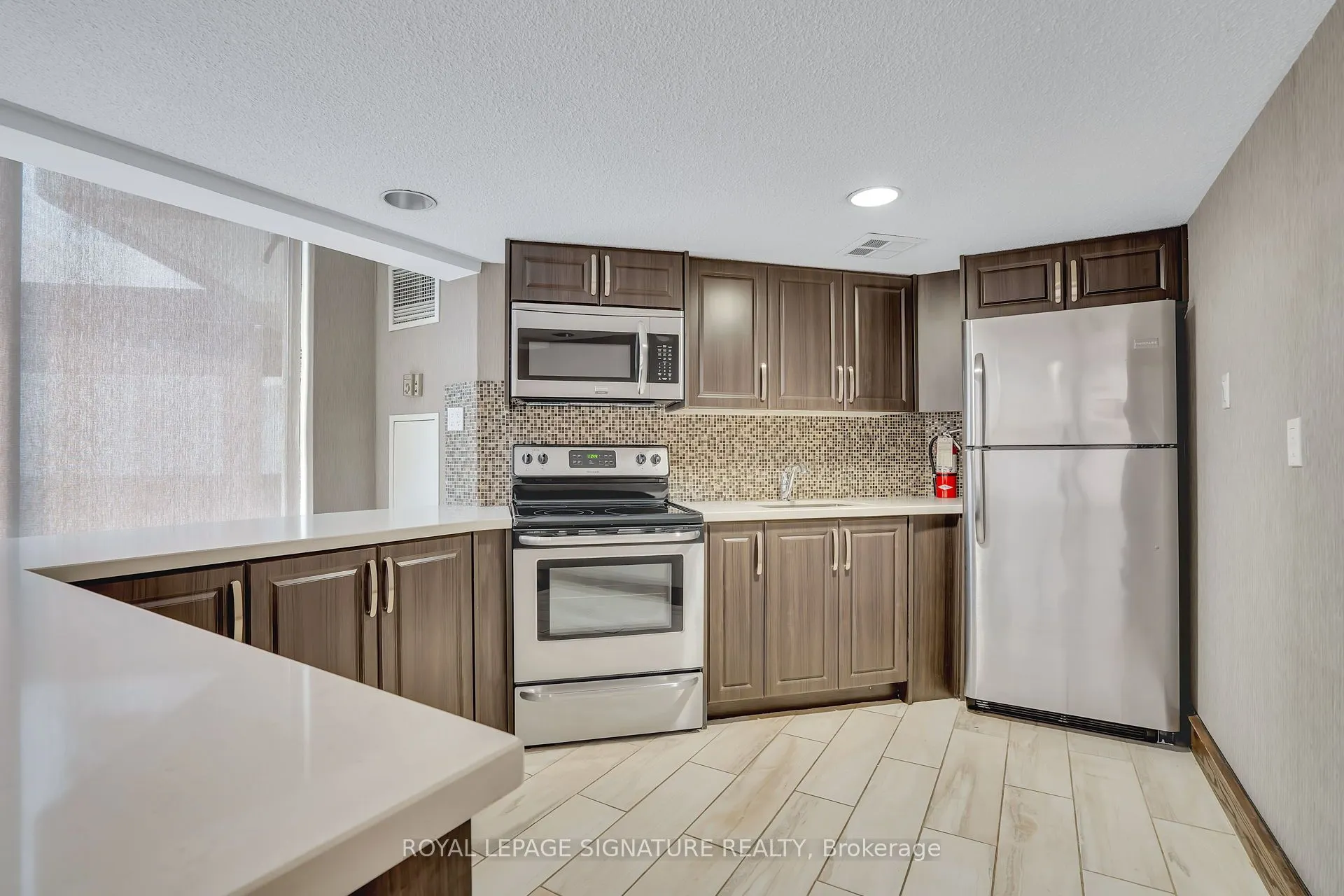 7440 Bathurst Street, #903