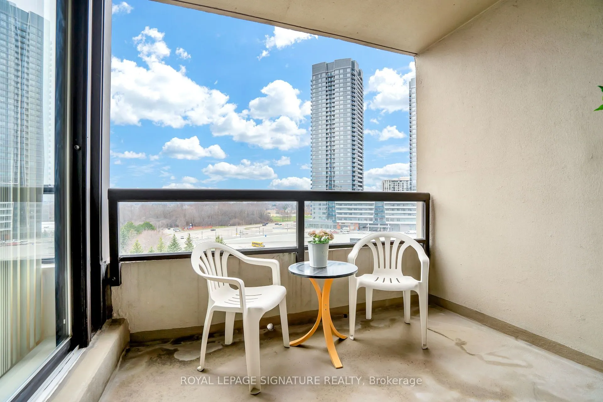 7440 Bathurst Street, #903