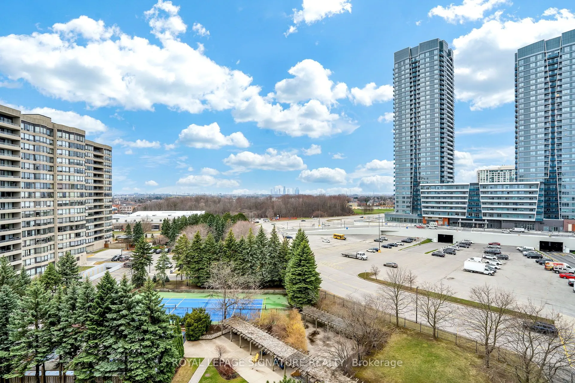 7440 Bathurst Street, #903