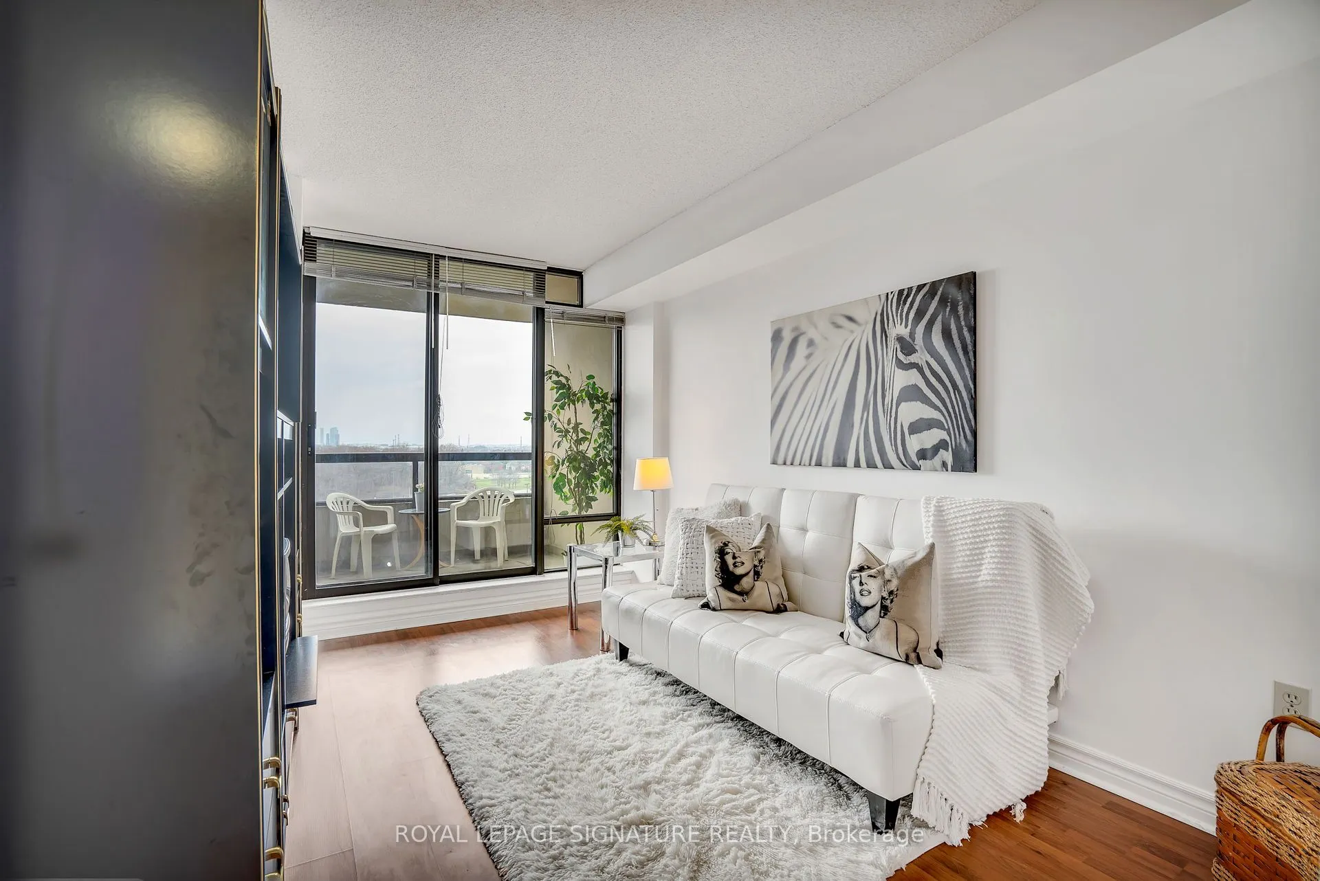 7440 Bathurst Street, #903