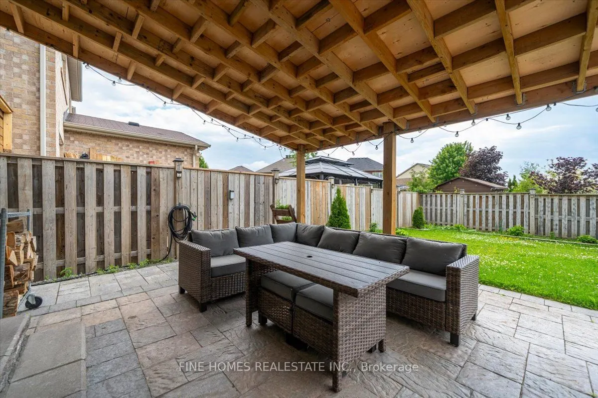 115 Meadowhawk Trail
