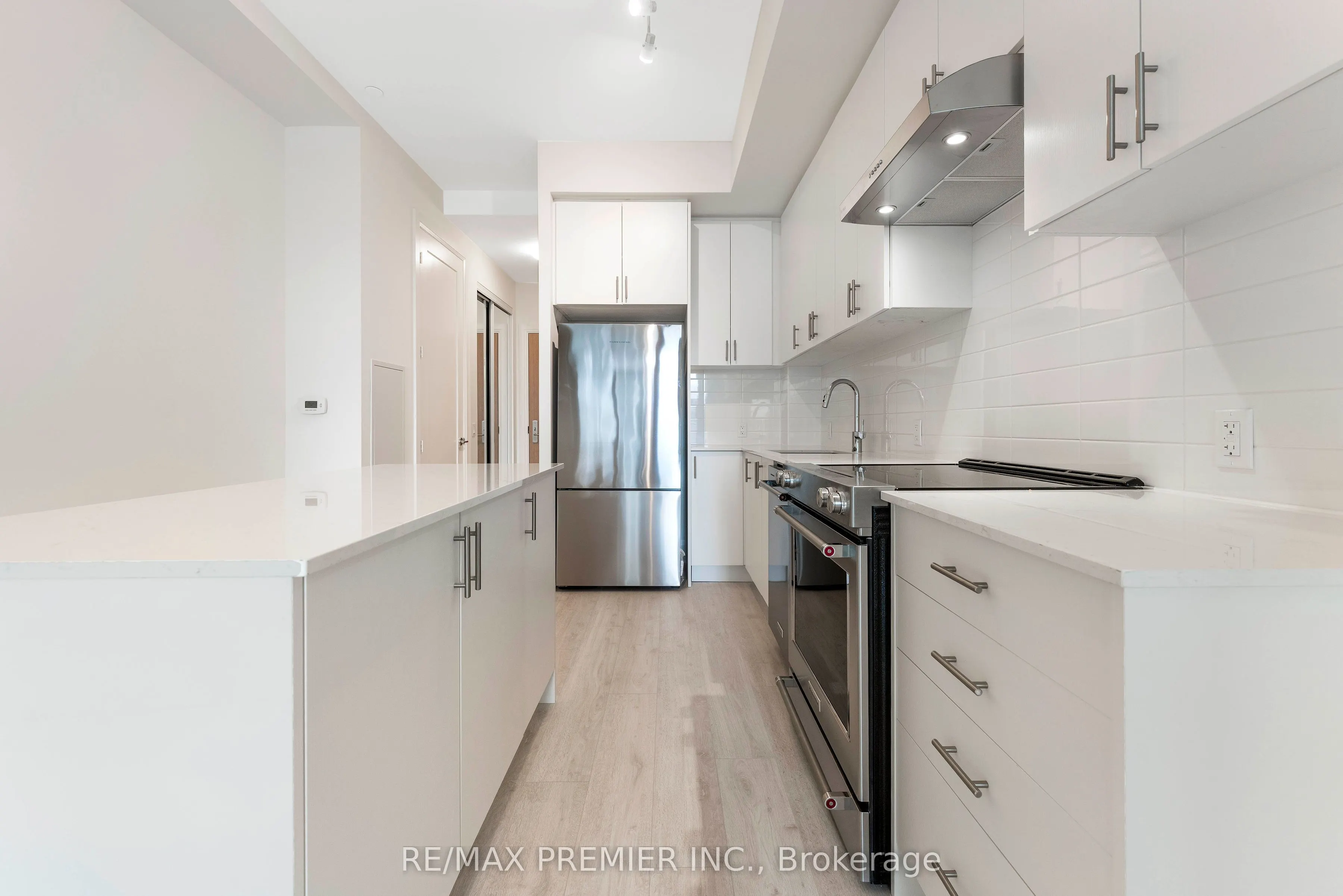 8960 Jane Street, #532