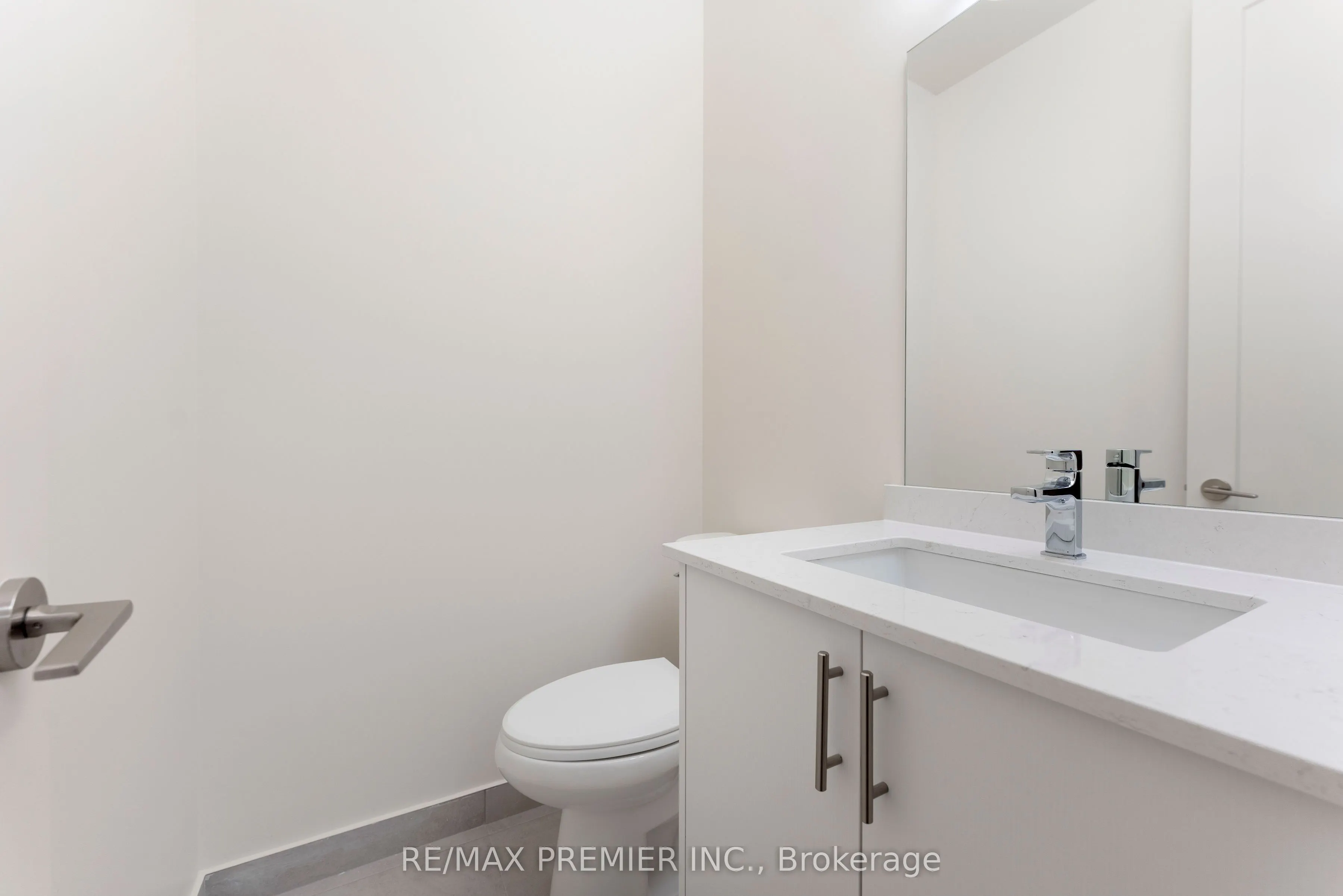 8960 Jane Street, #532
