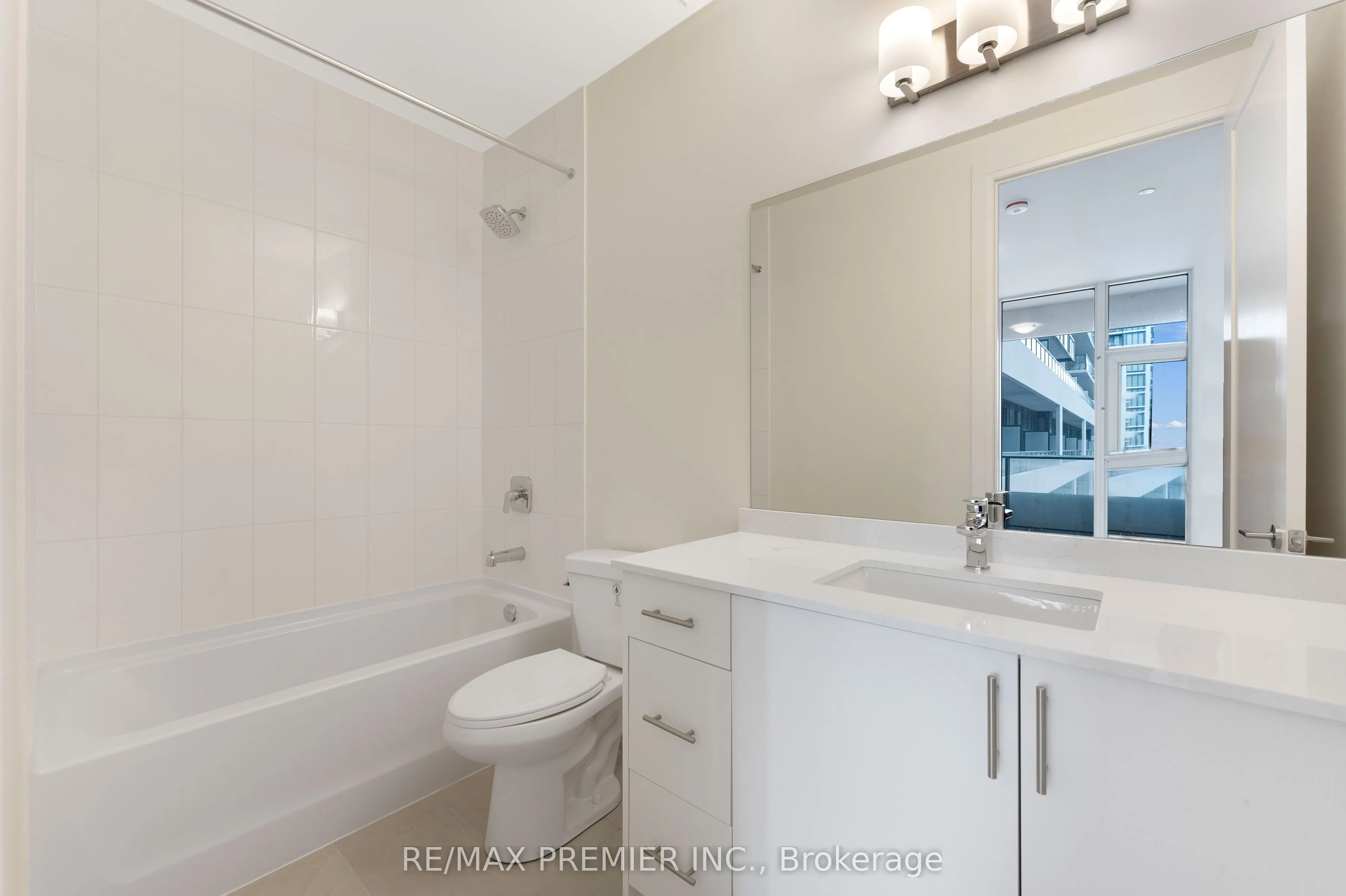 8960 Jane Street, #532