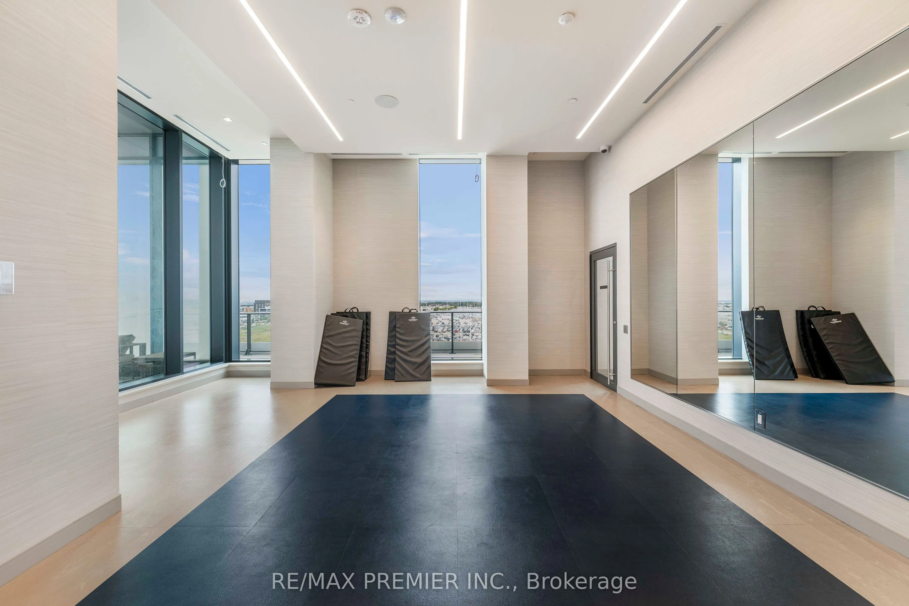 8960 Jane Street, #532