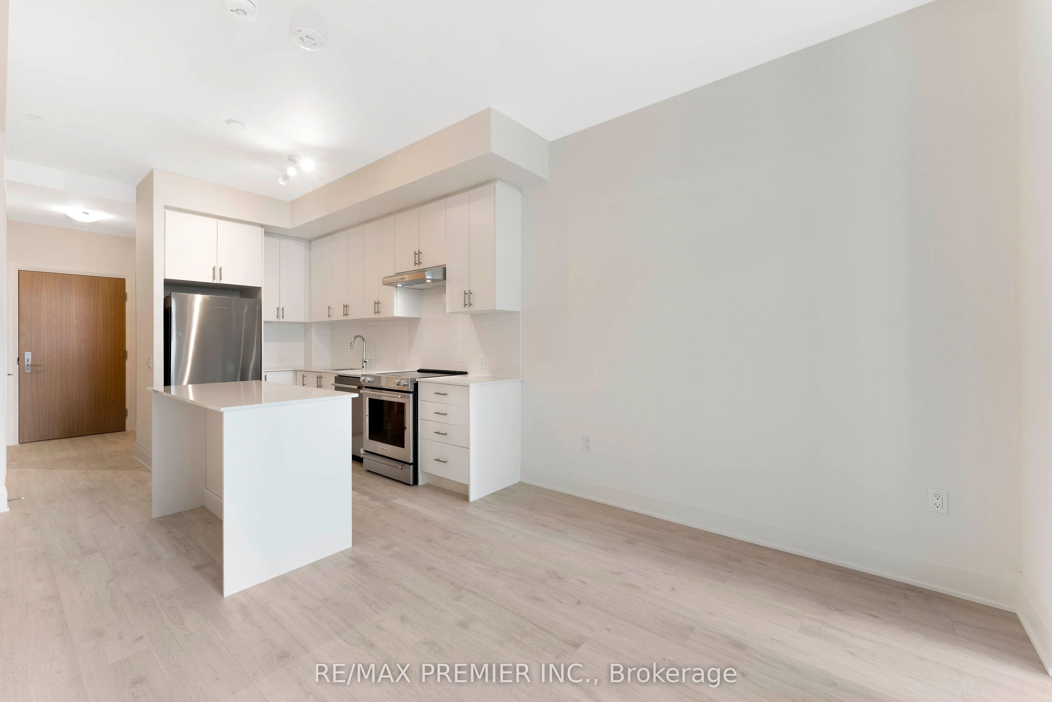 8960 Jane Street, #532