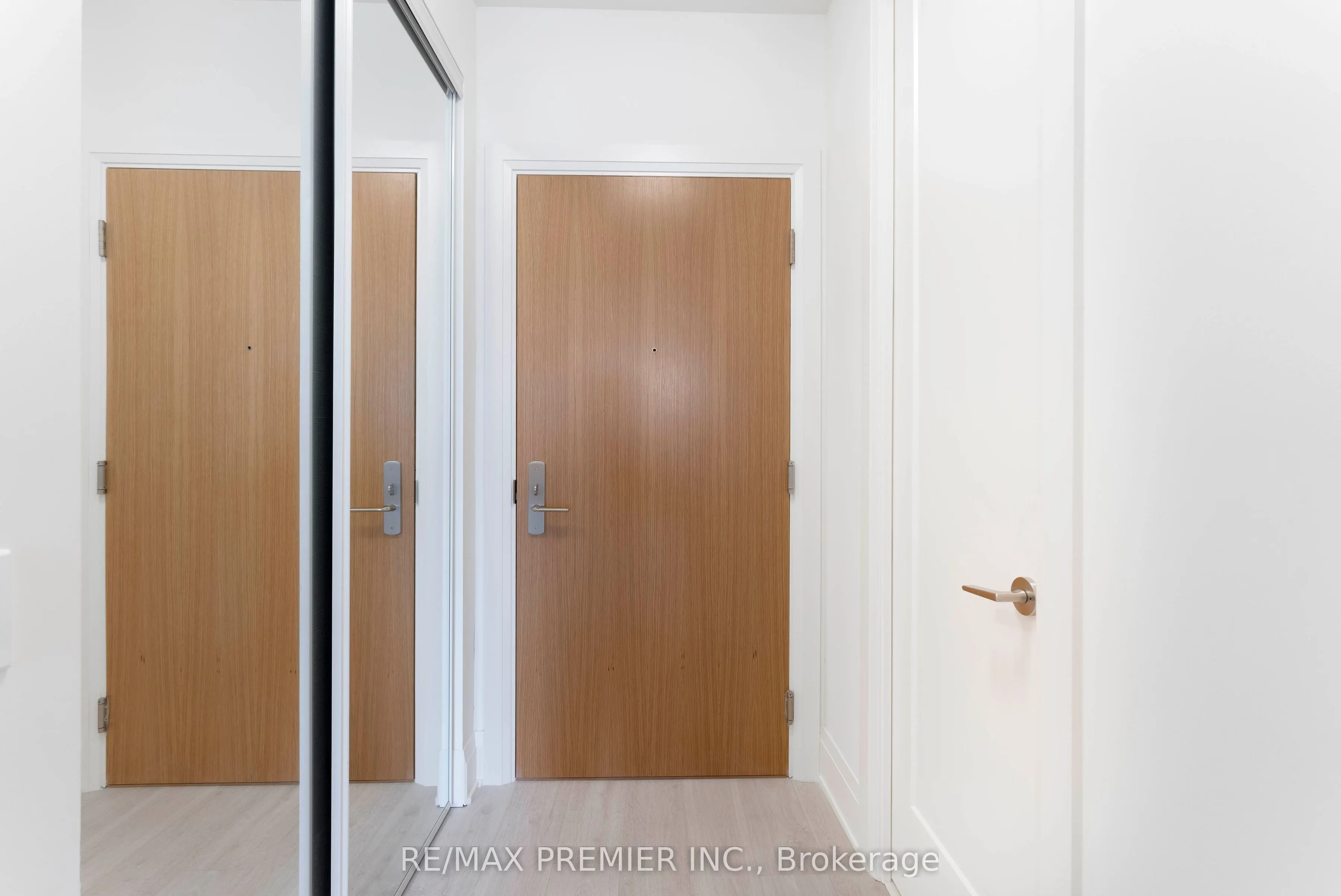 8960 Jane Street, #532