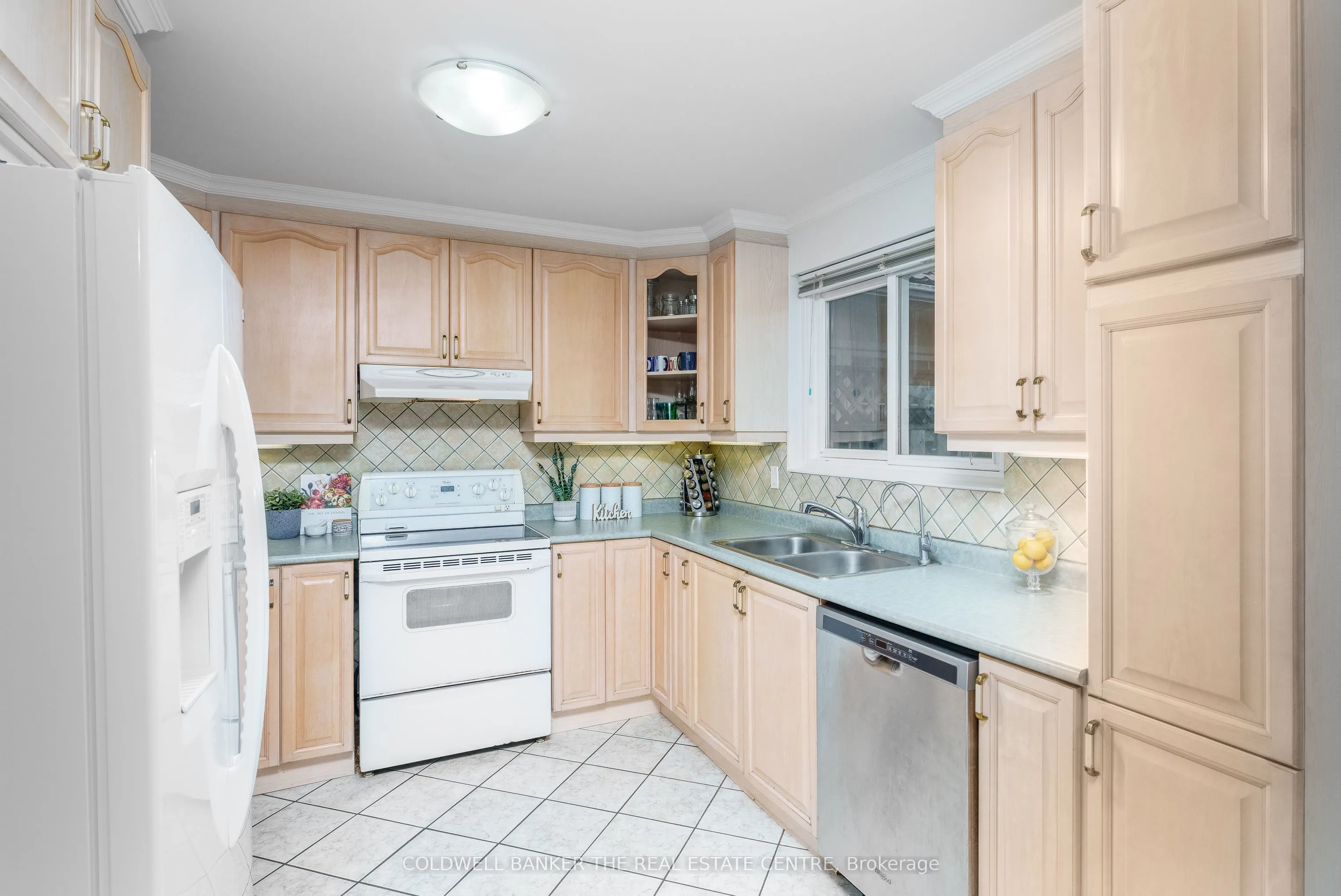 746 Elgin Street
