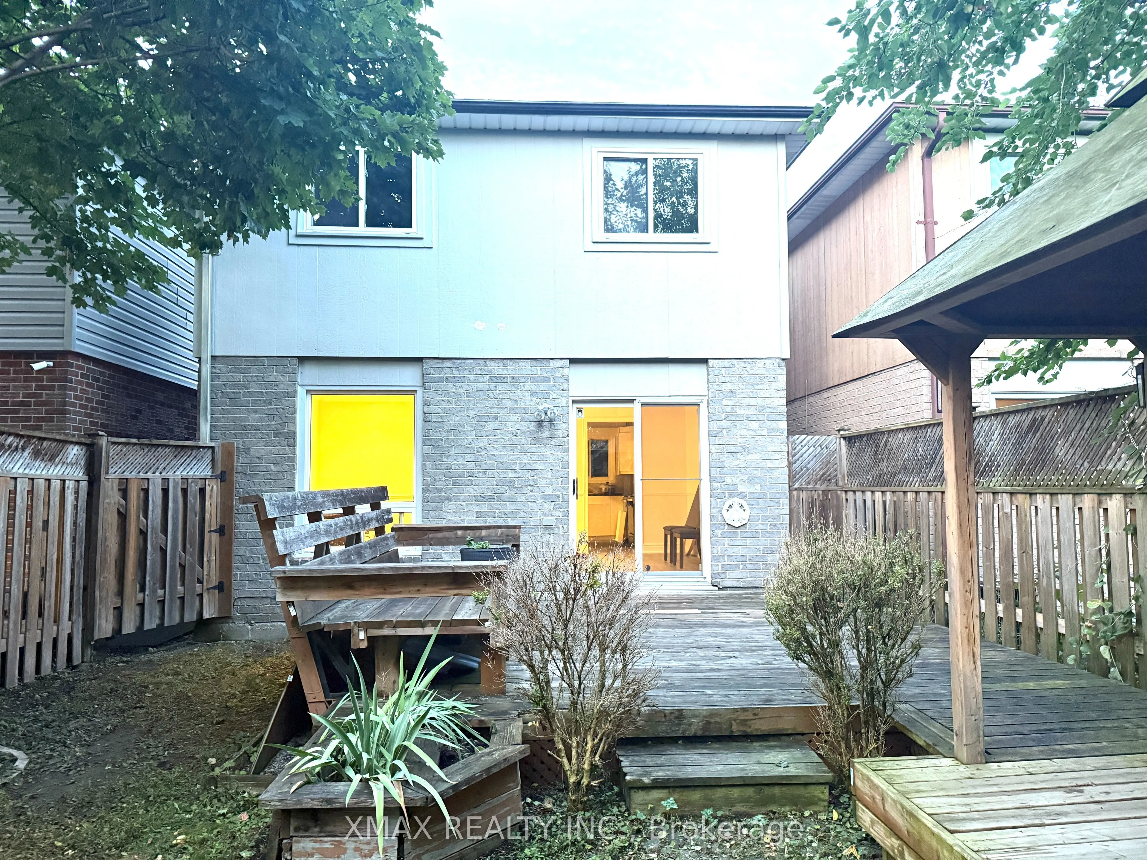 82 Lund Street