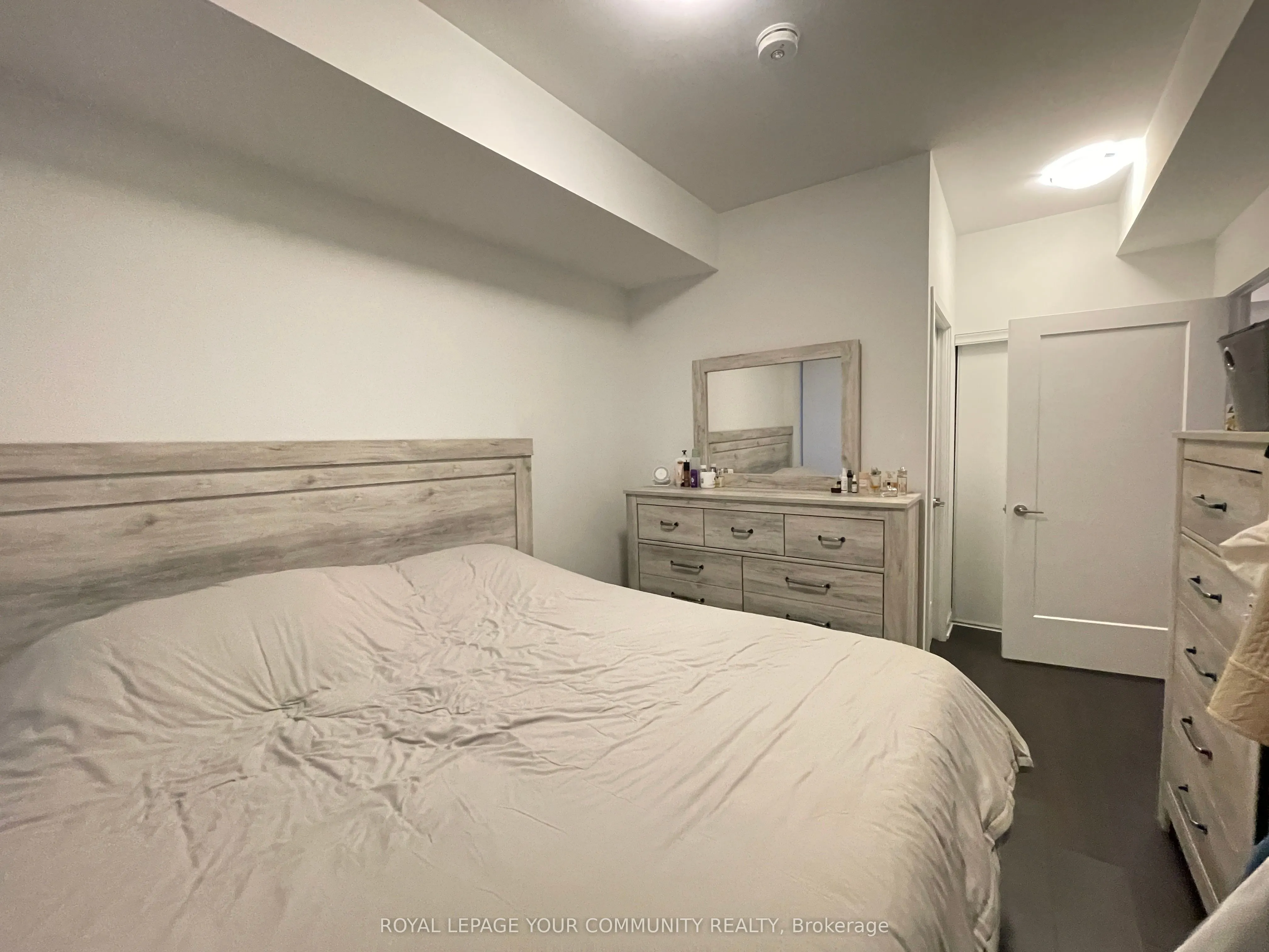 105 Oneida Crescent, #2501