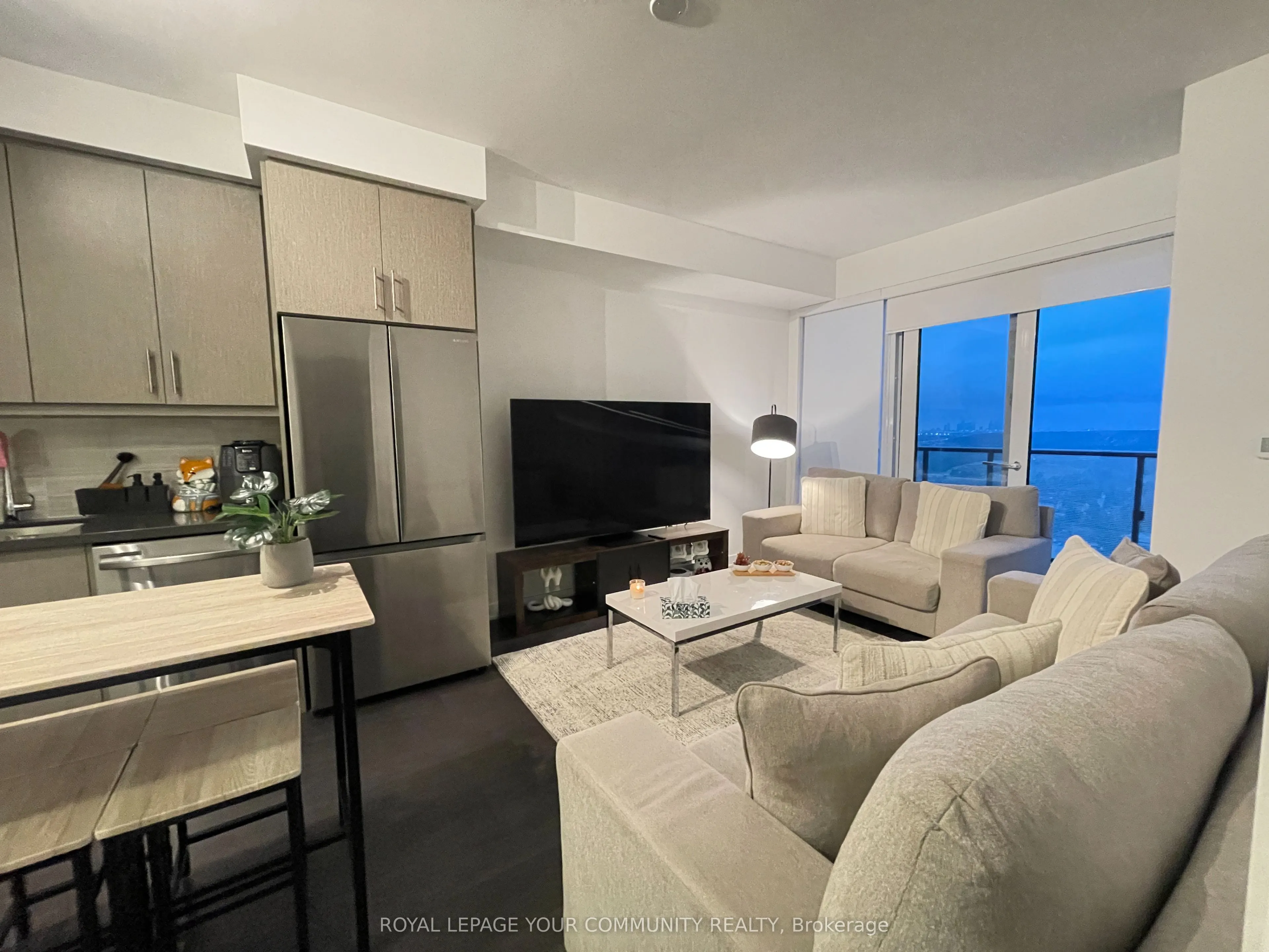 105 Oneida Crescent, #2501