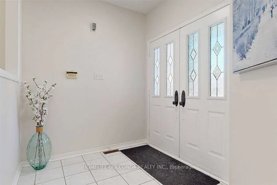 27 Bridlepath Street
