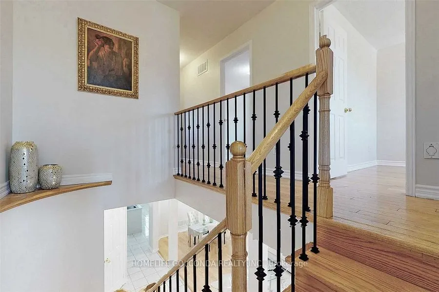 27 Bridlepath Street