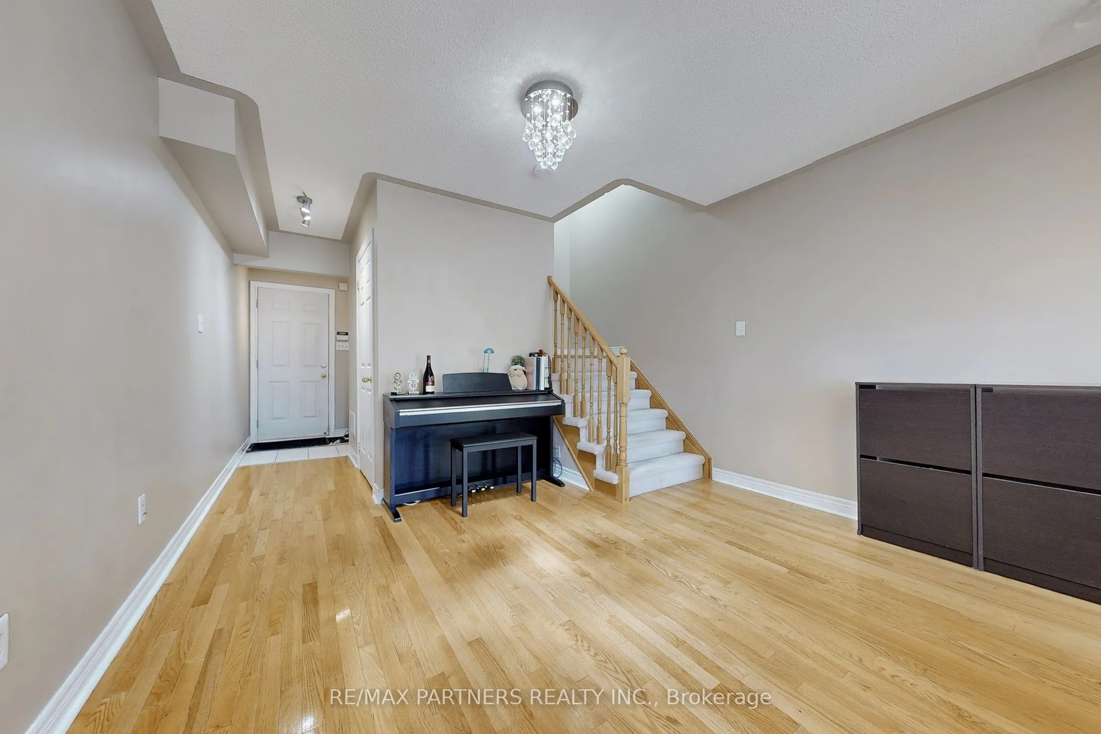 2452 Bur Oak Avenue