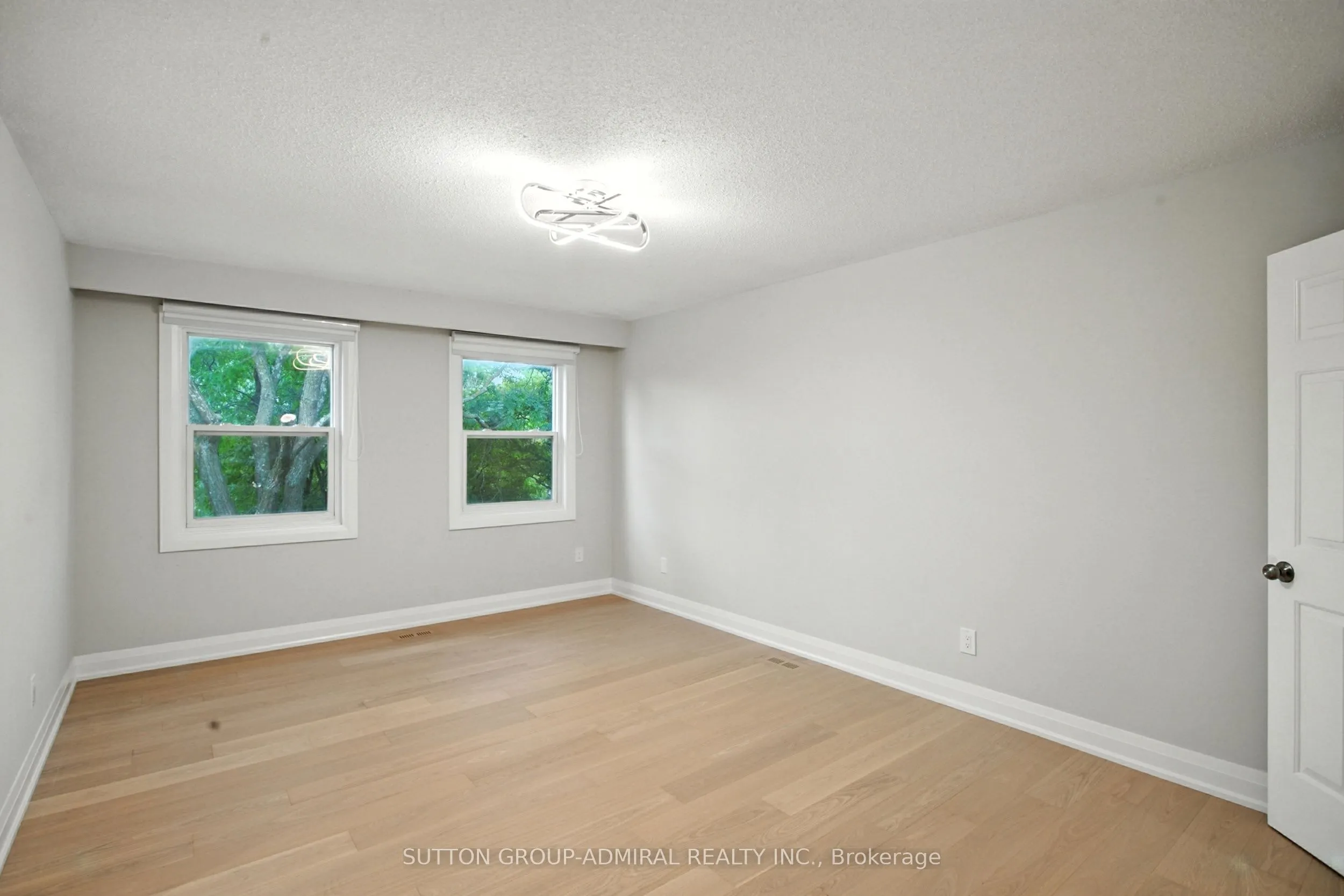 14 Willowbrook Road