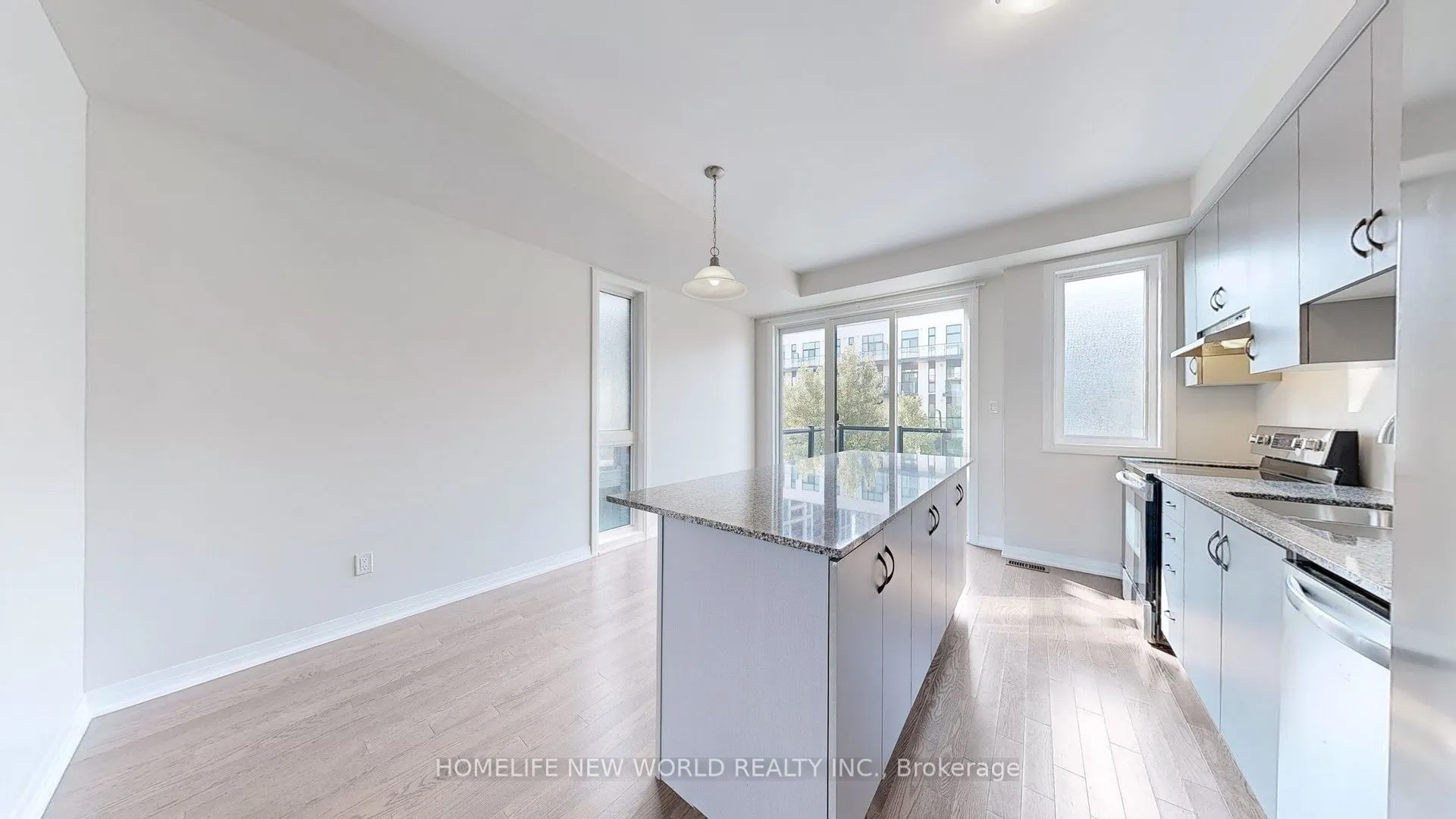 1697 Bur Oak Avenue, #32