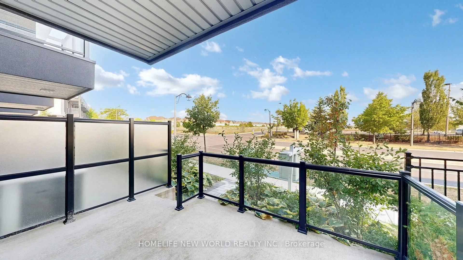 1697 Bur Oak Avenue, #32