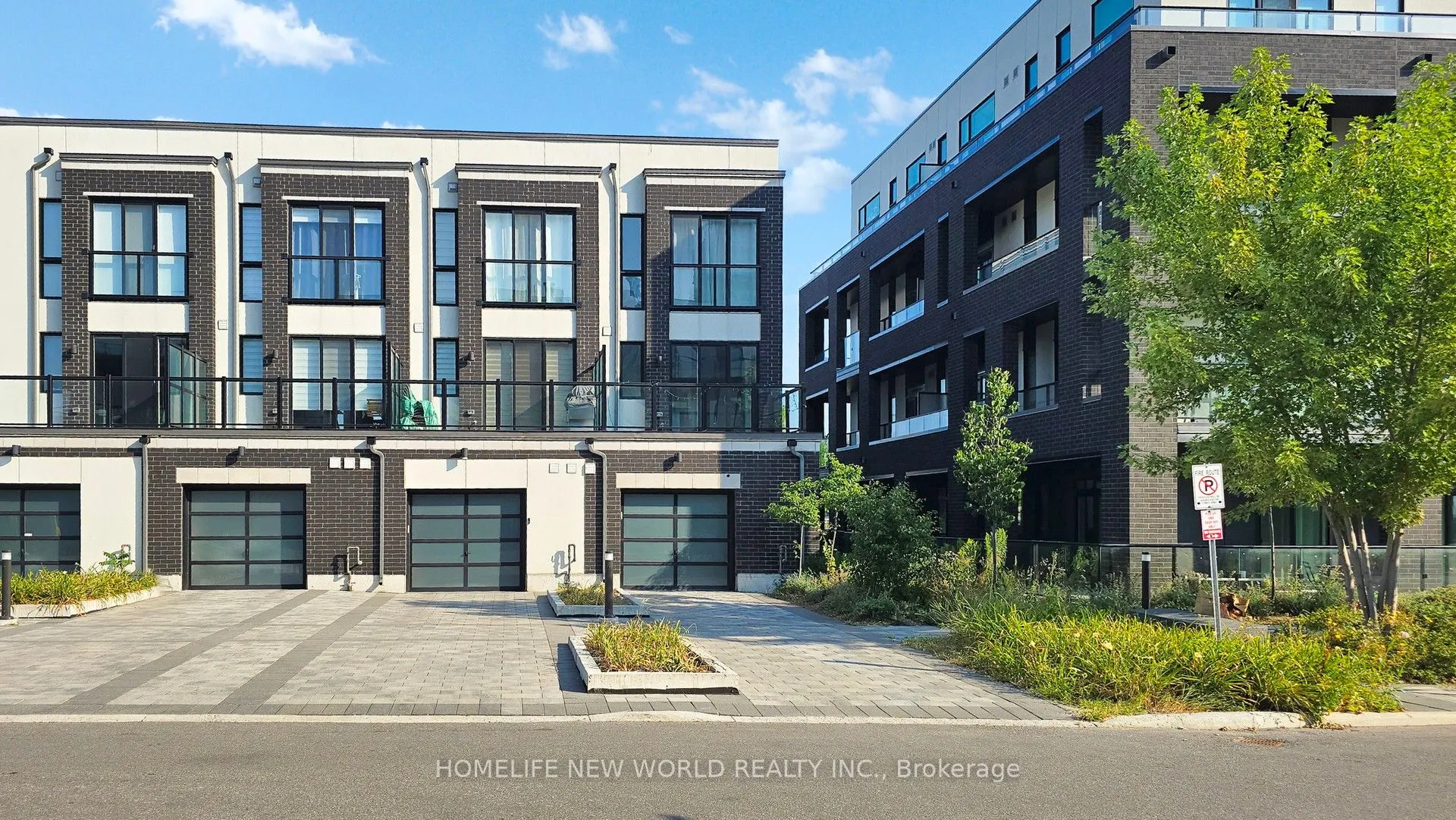 1697 Bur Oak Avenue, #32