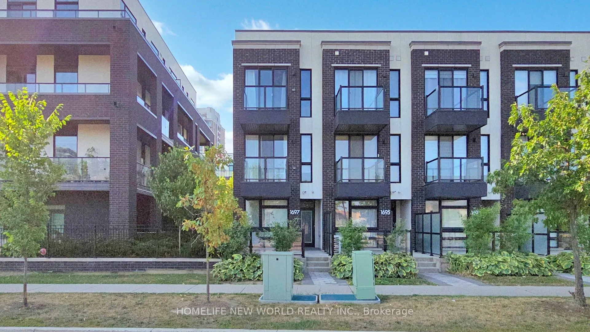 1697 Bur Oak Avenue, #32