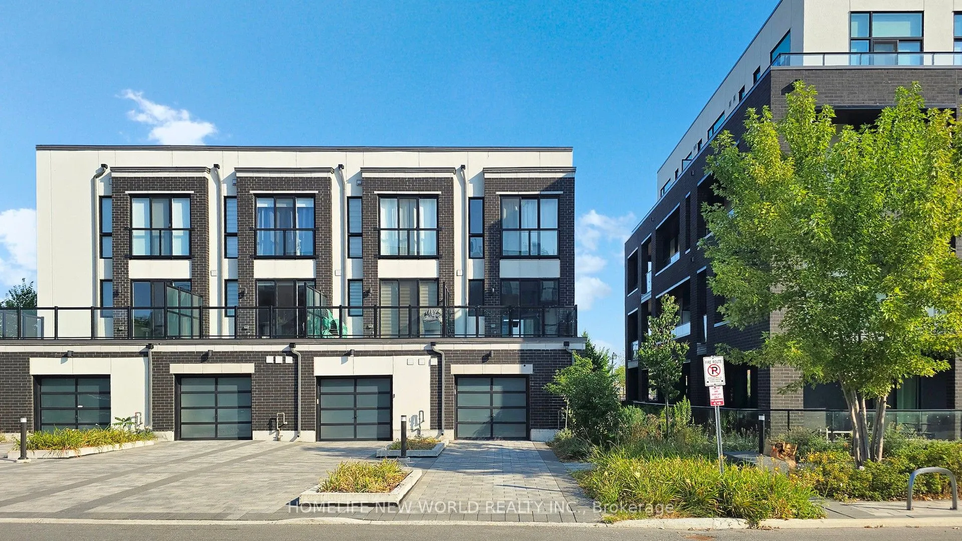 1697 Bur Oak Avenue, #32