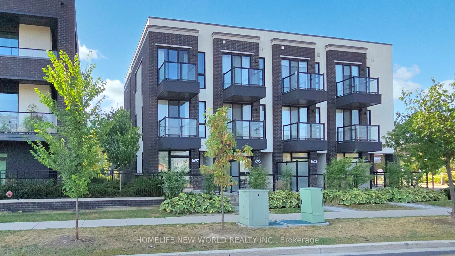 1697 Bur Oak Avenue, #32