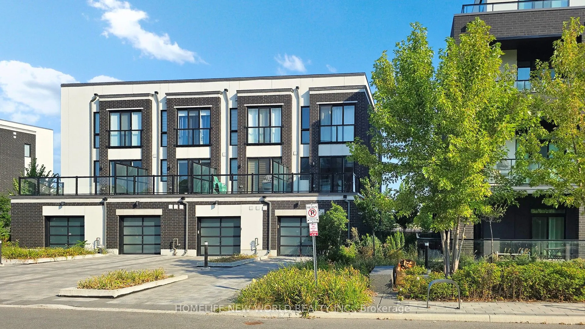 1697 Bur Oak Avenue, #32